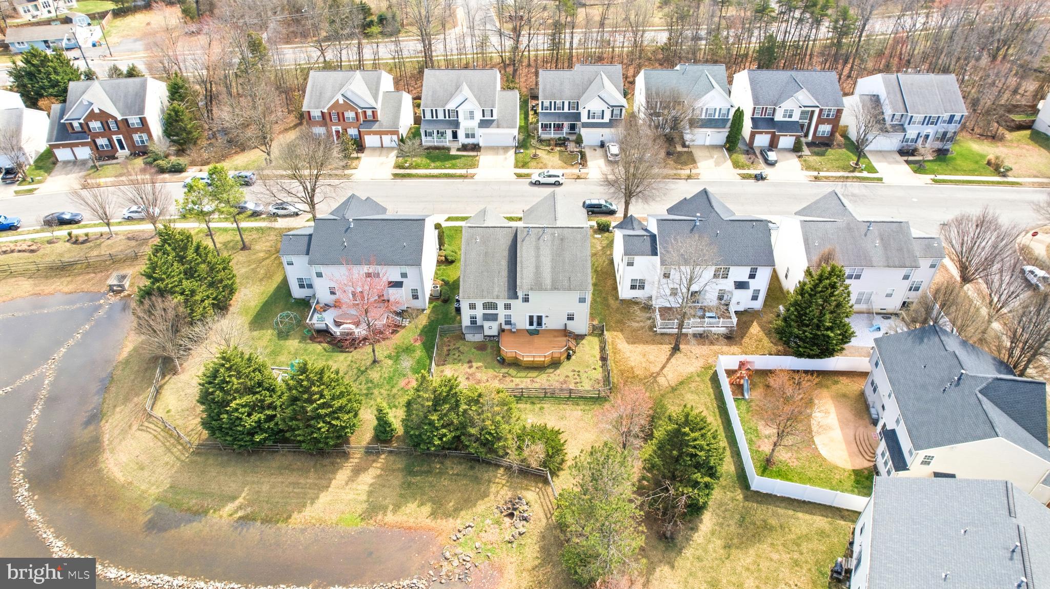 BROAD RUN OAKS - Residential