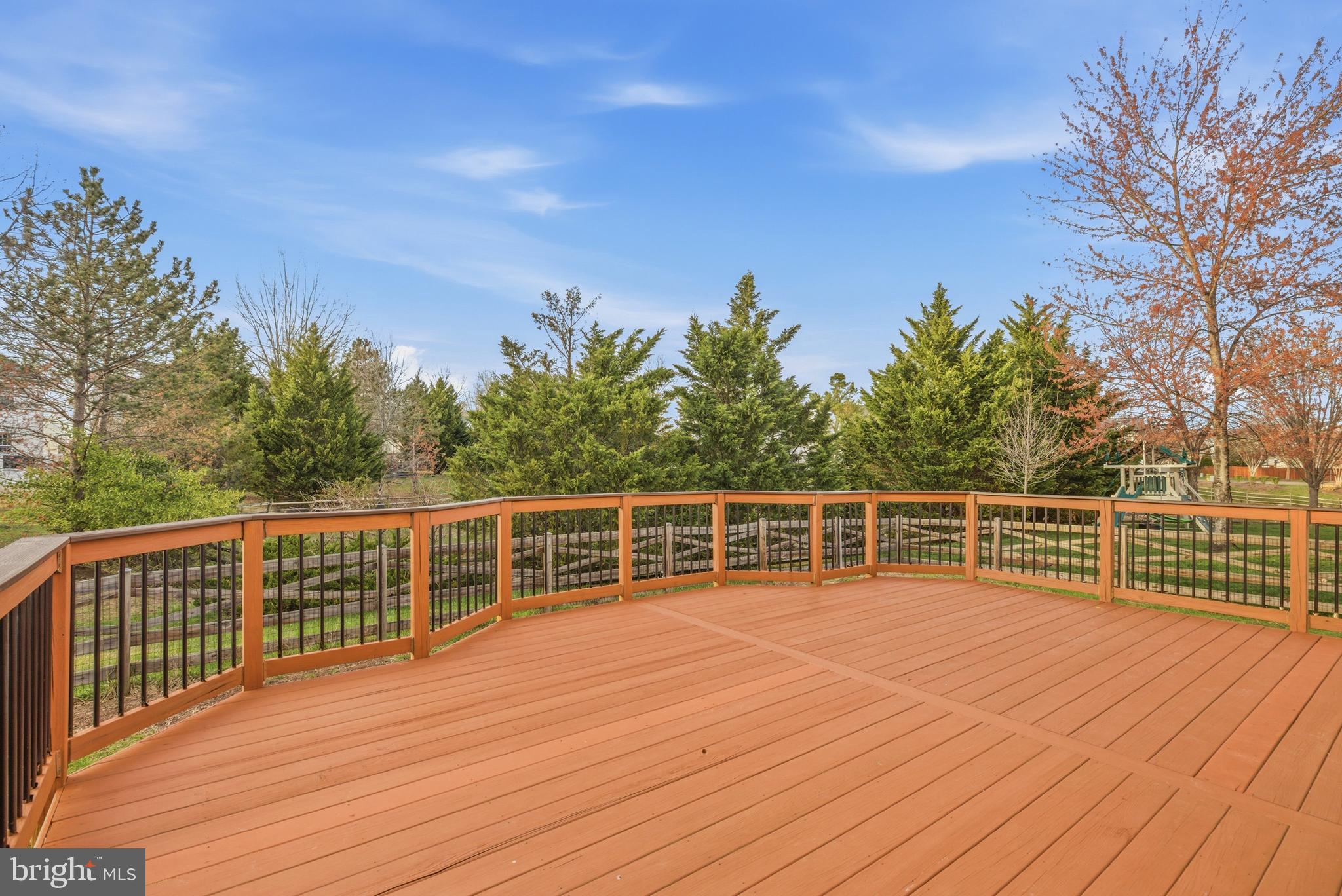 BROAD RUN OAKS - Residential