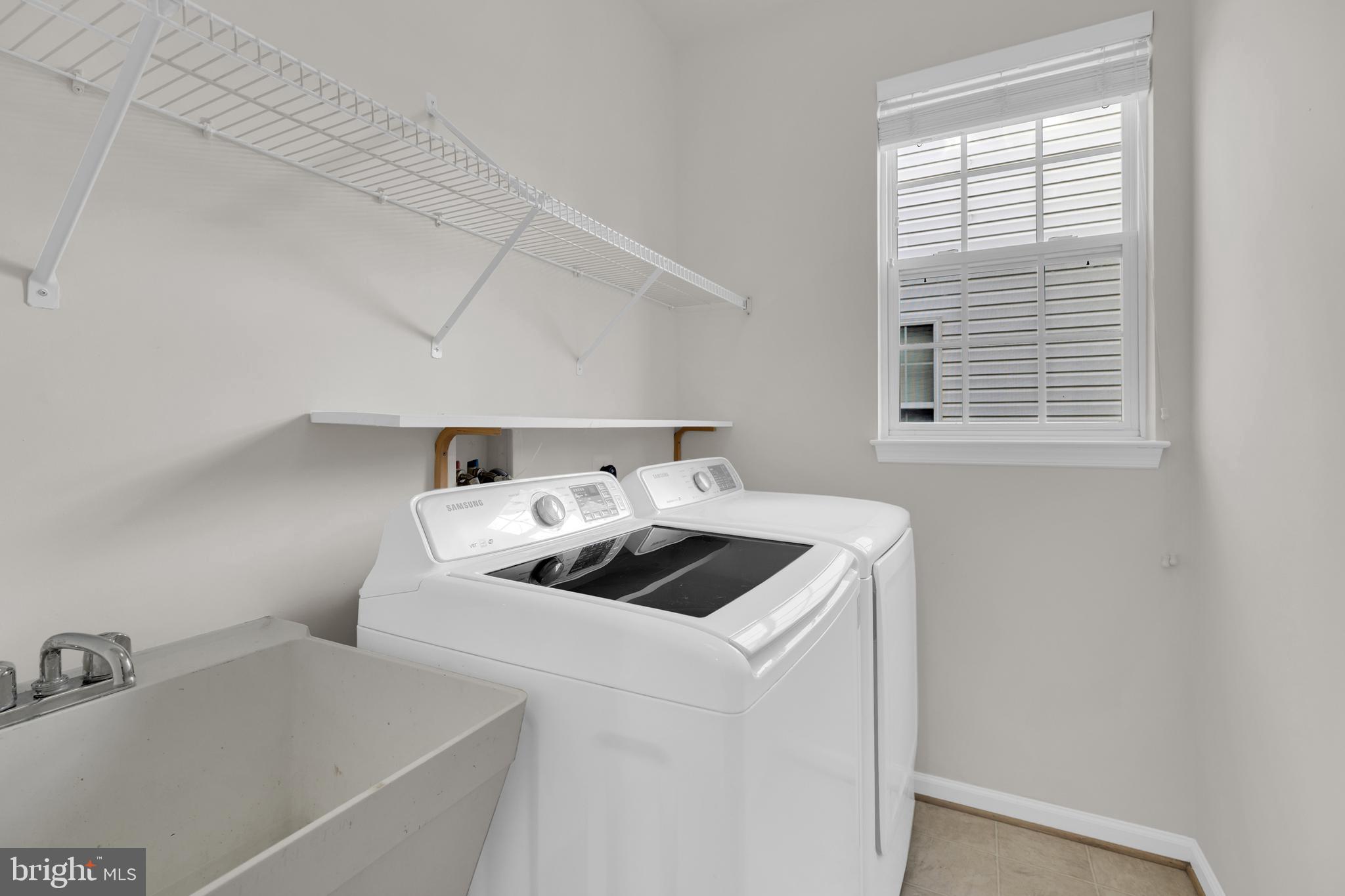 BROAD RUN OAKS - Residential