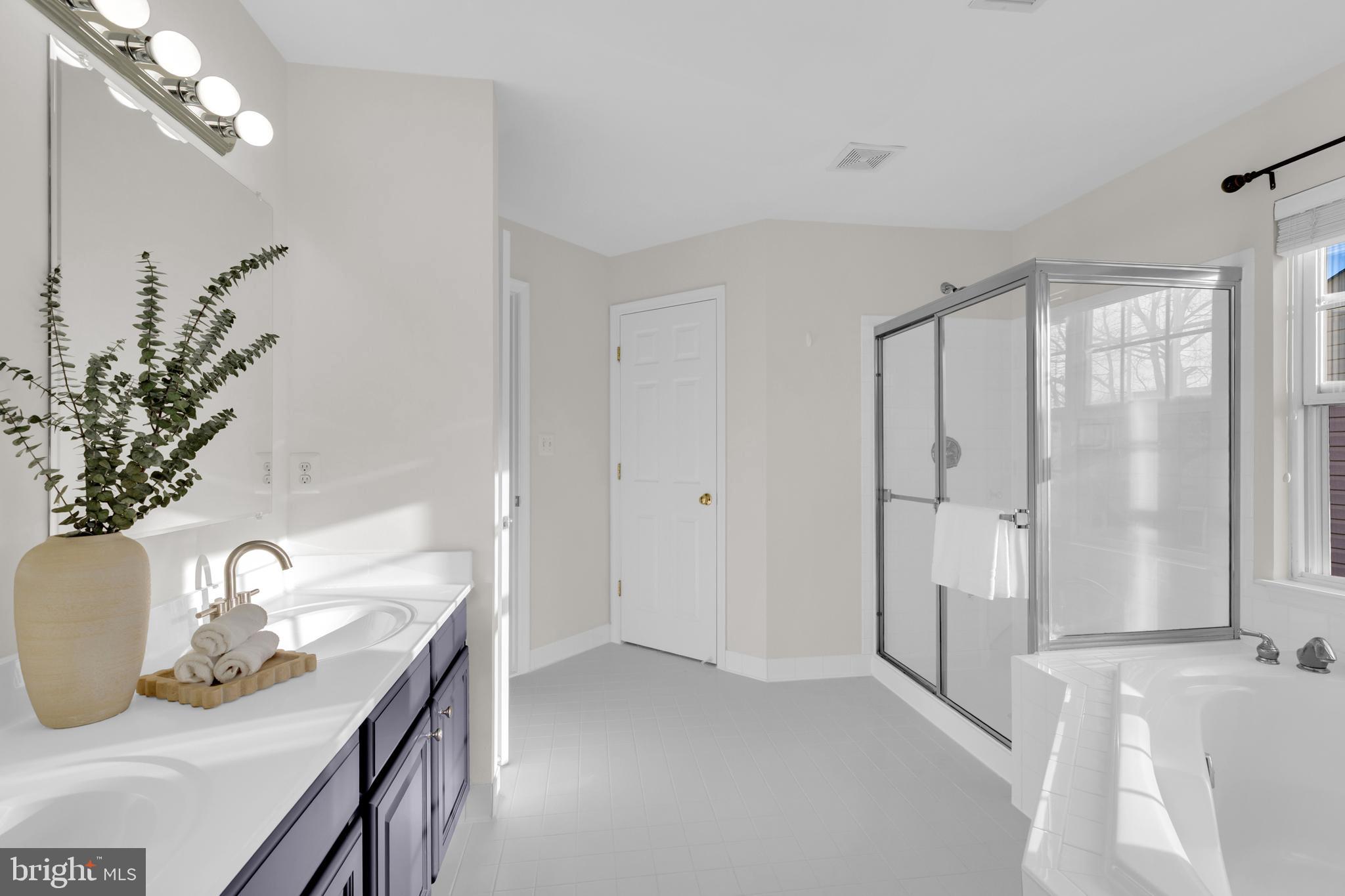 BROAD RUN OAKS - Residential