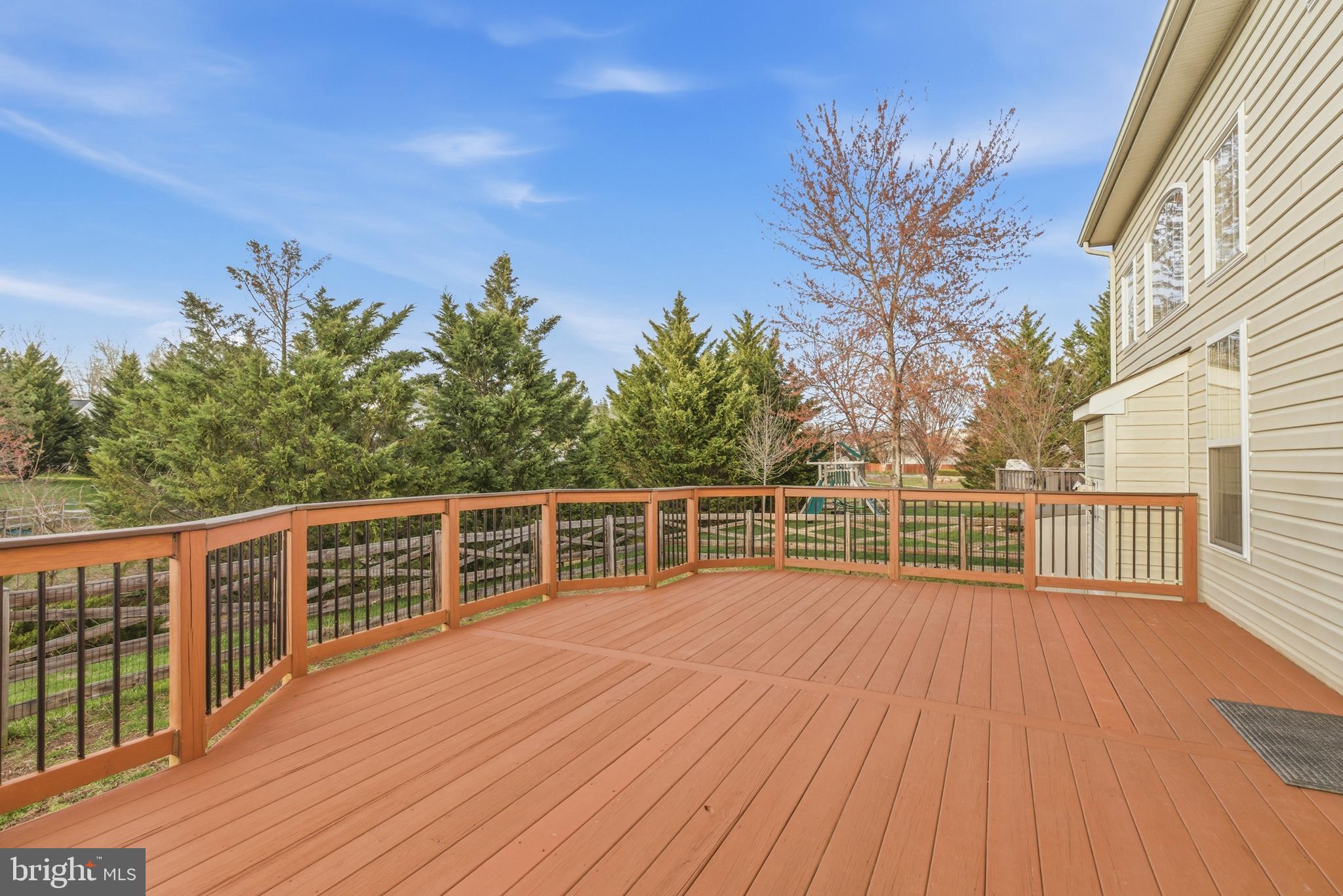 BROAD RUN OAKS - Residential