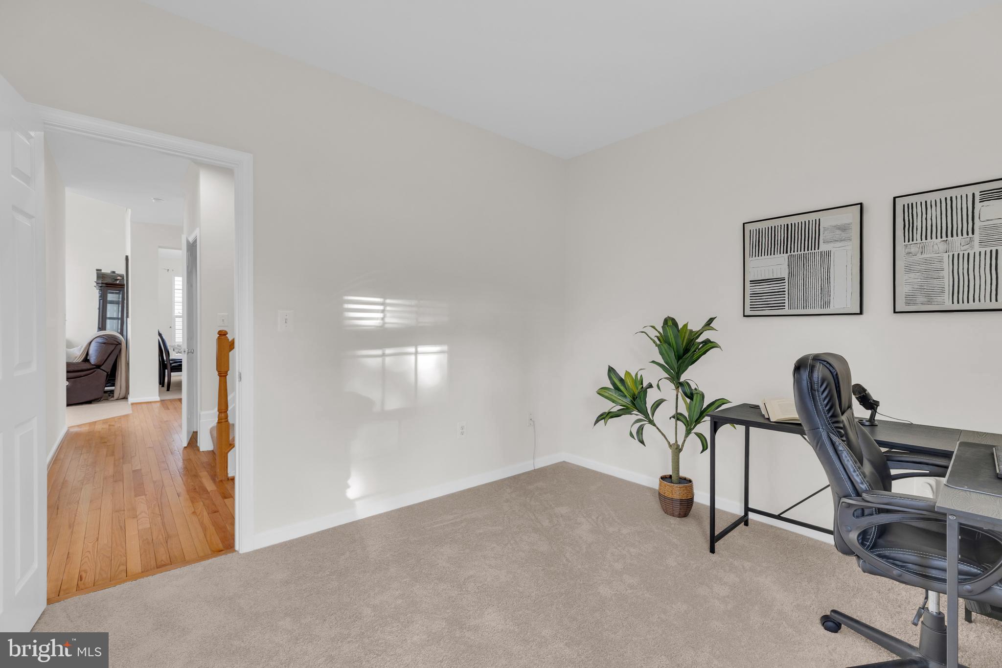 BROAD RUN OAKS - Residential