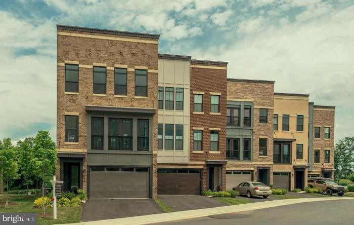 23104 SULLIVANS COVE SQUARE