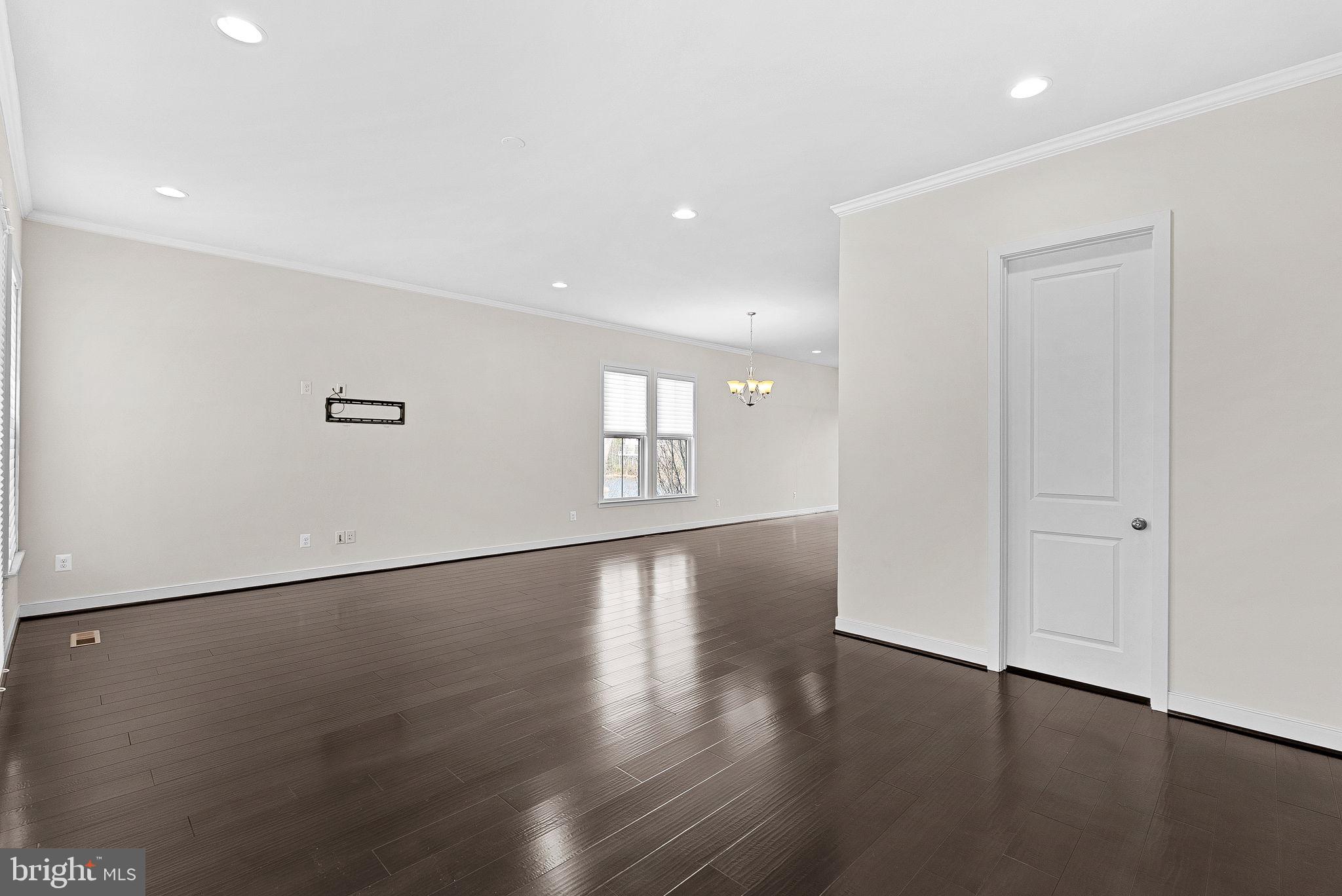 BRAMBLETON TOWN CENTER - Residential