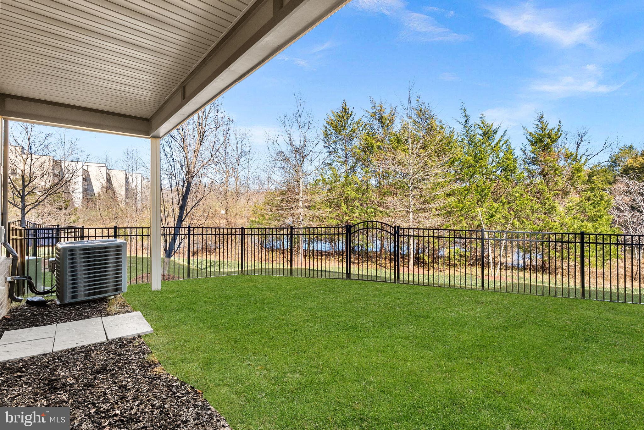 BRAMBLETON TOWN CENTER - Residential