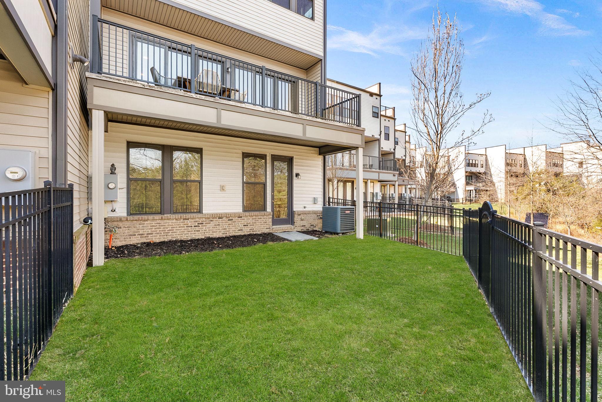 BRAMBLETON TOWN CENTER - Residential