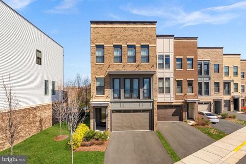 23104 SULLIVANS COVE SQUARE BRAMBLETON VA 20148