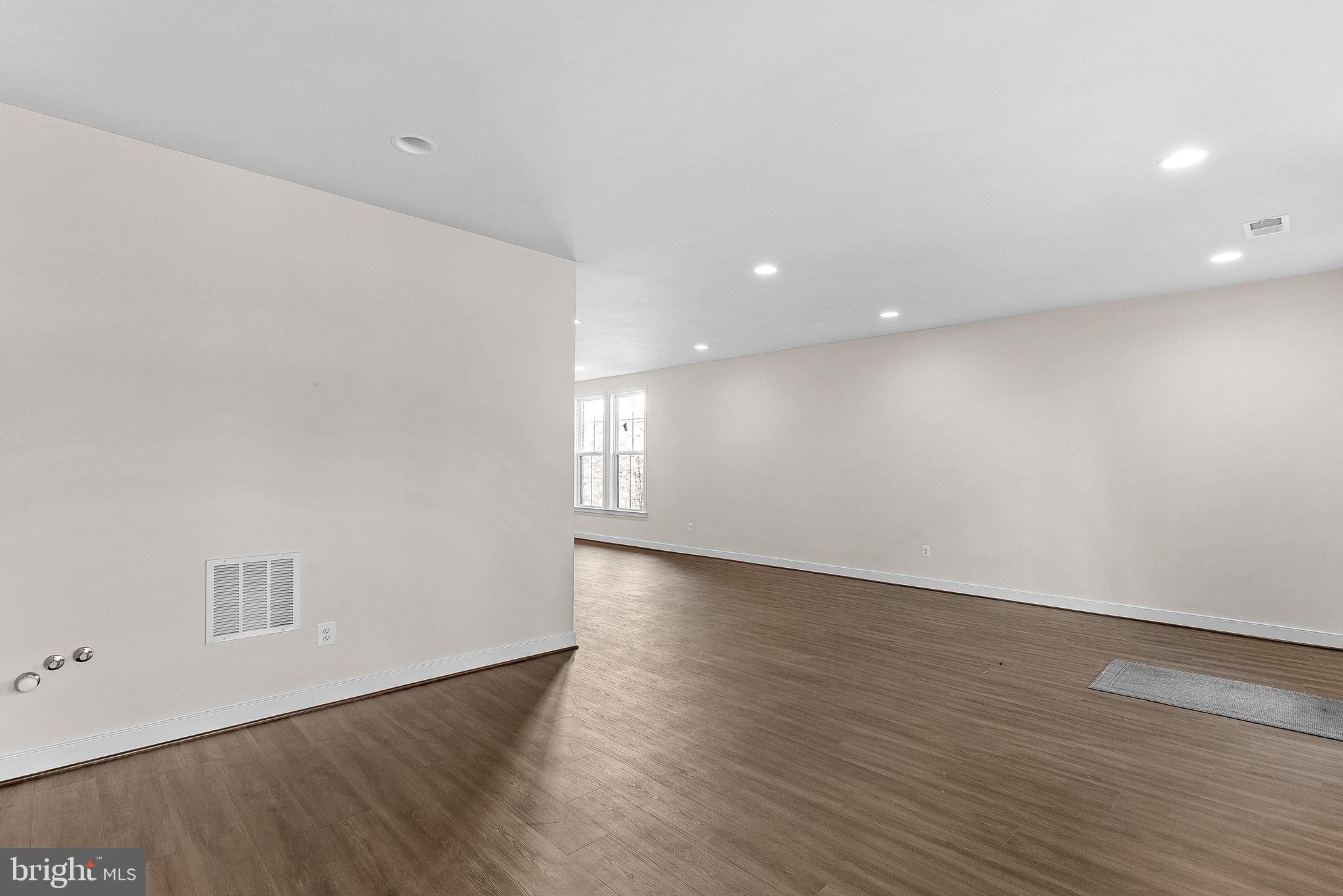 BRAMBLETON TOWN CENTER - Residential