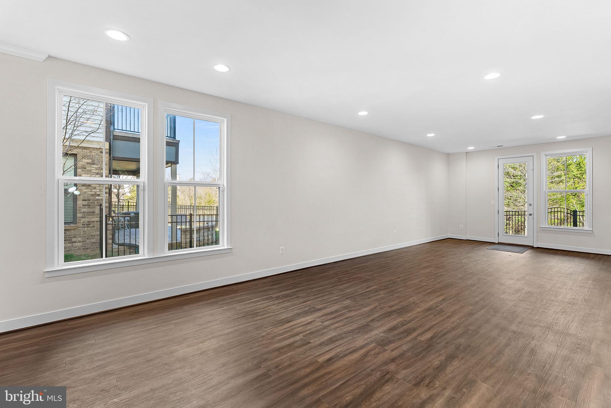 BRAMBLETON TOWN CENTER - Residential