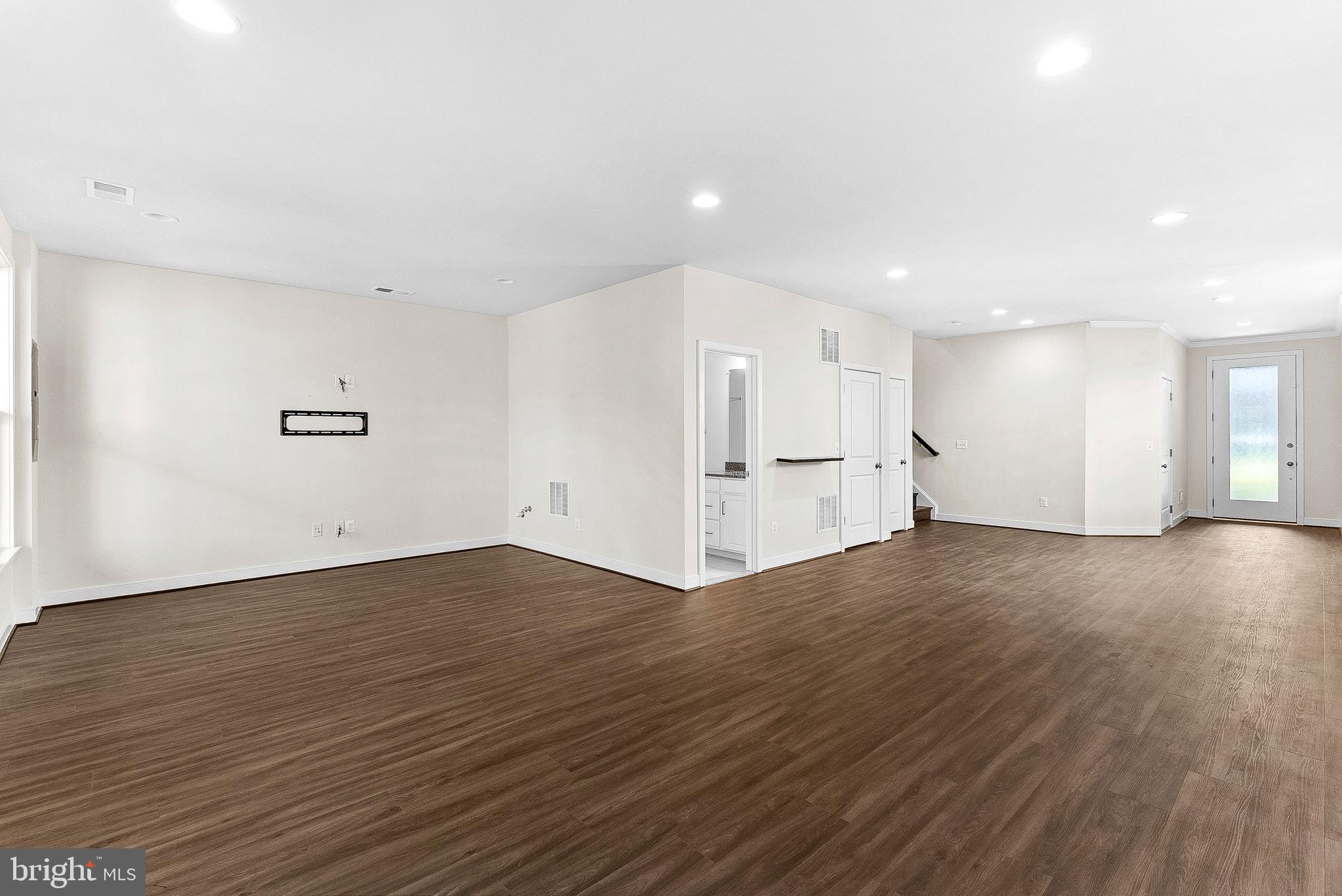 BRAMBLETON TOWN CENTER - Residential