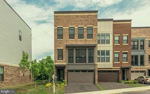 23104 SULLIVANS COVE SQUARE BRAMBLETON VA 20148