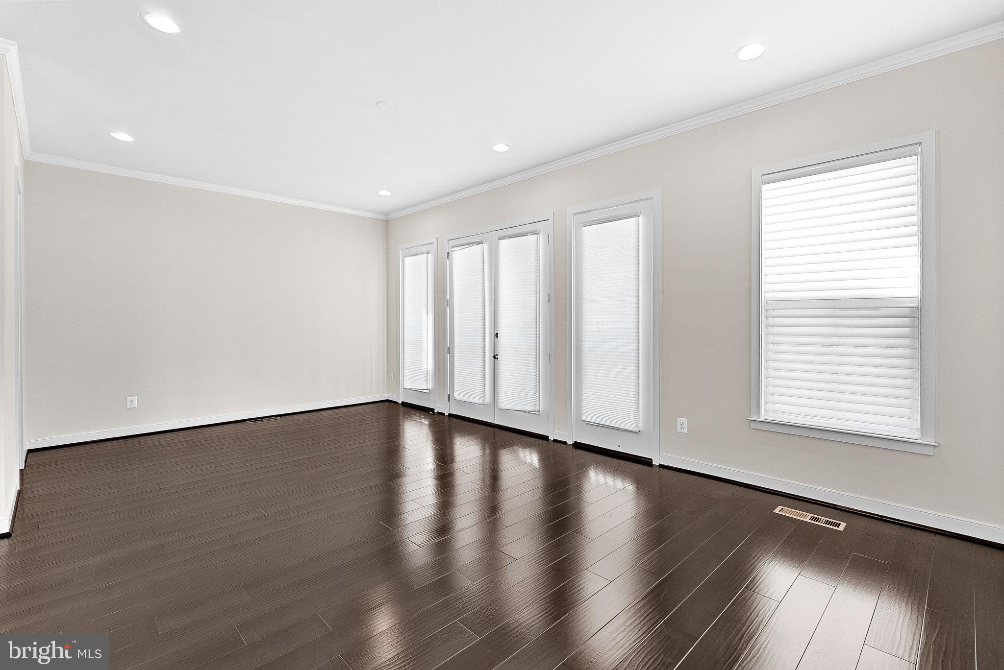 BRAMBLETON TOWN CENTER - Residential