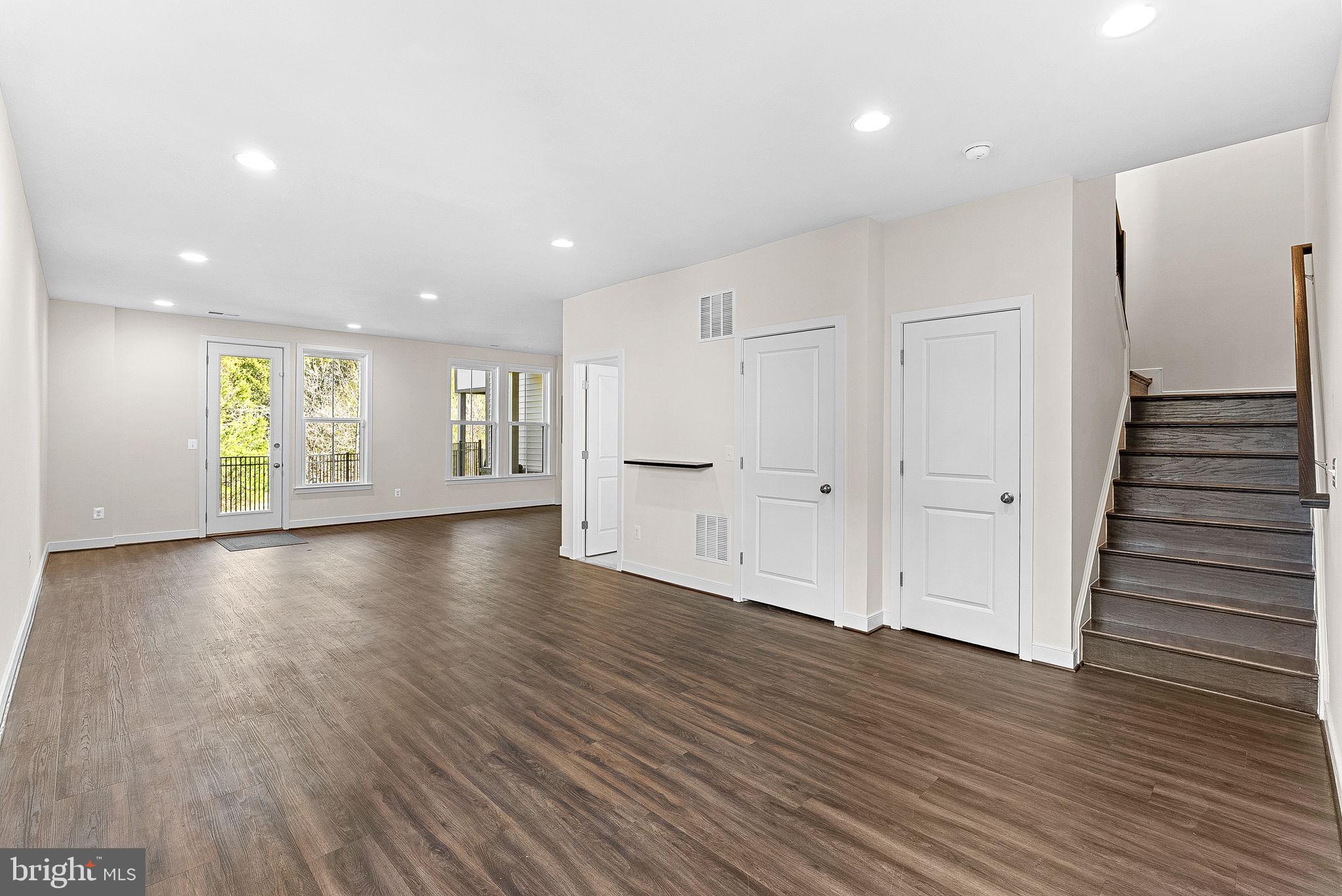 BRAMBLETON TOWN CENTER - Residential