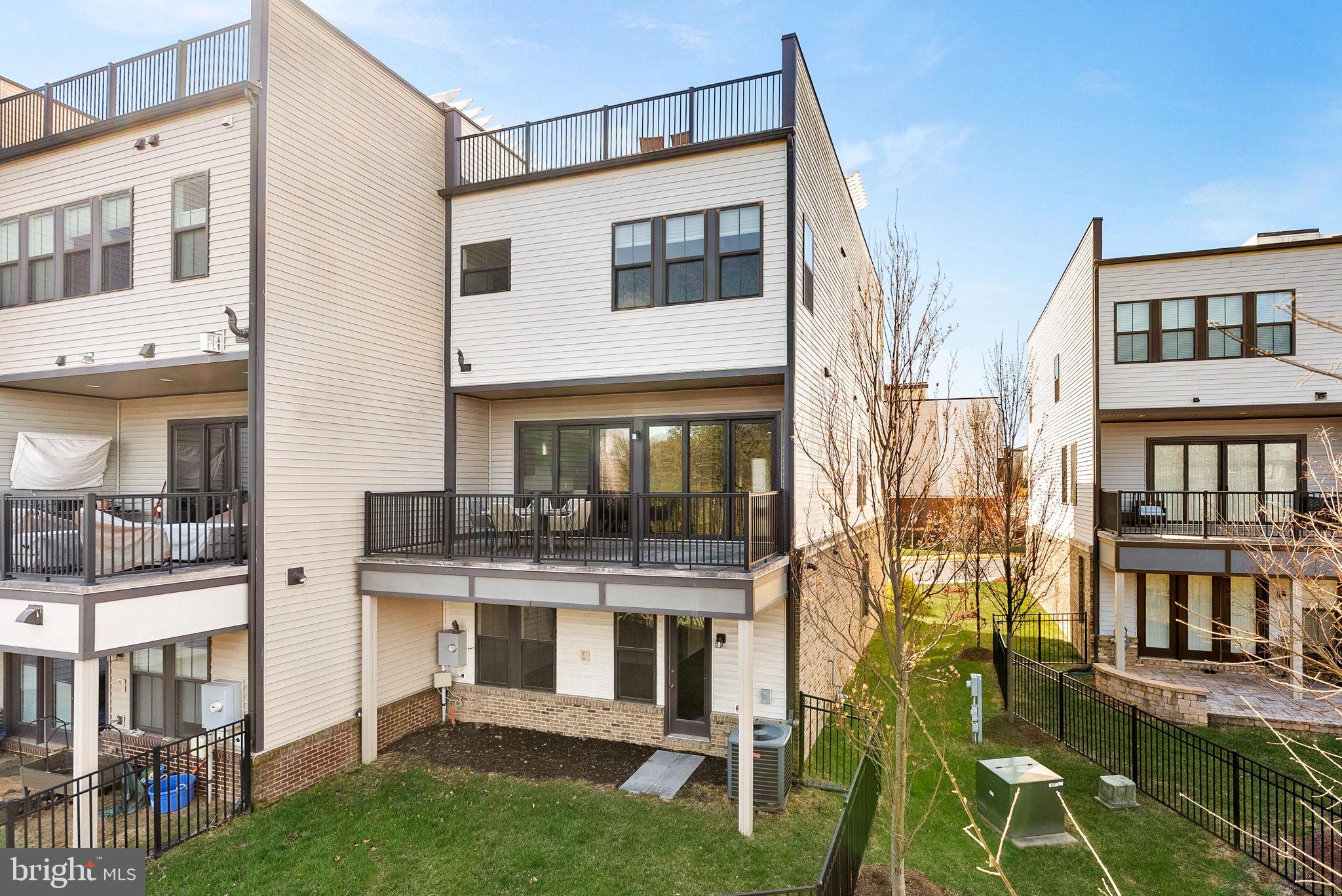 BRAMBLETON TOWN CENTER - Residential