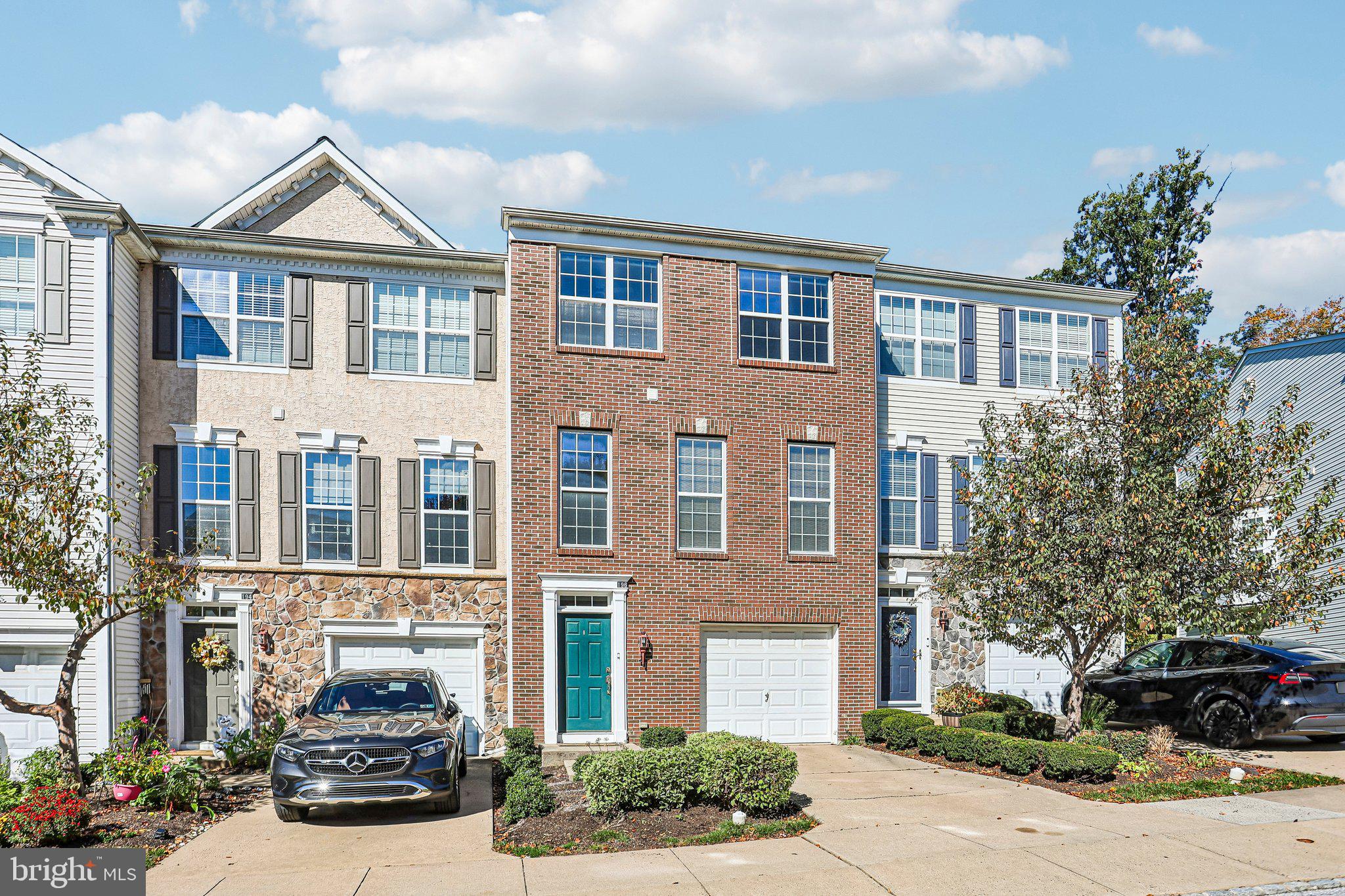 196 HUDSON DRIVE