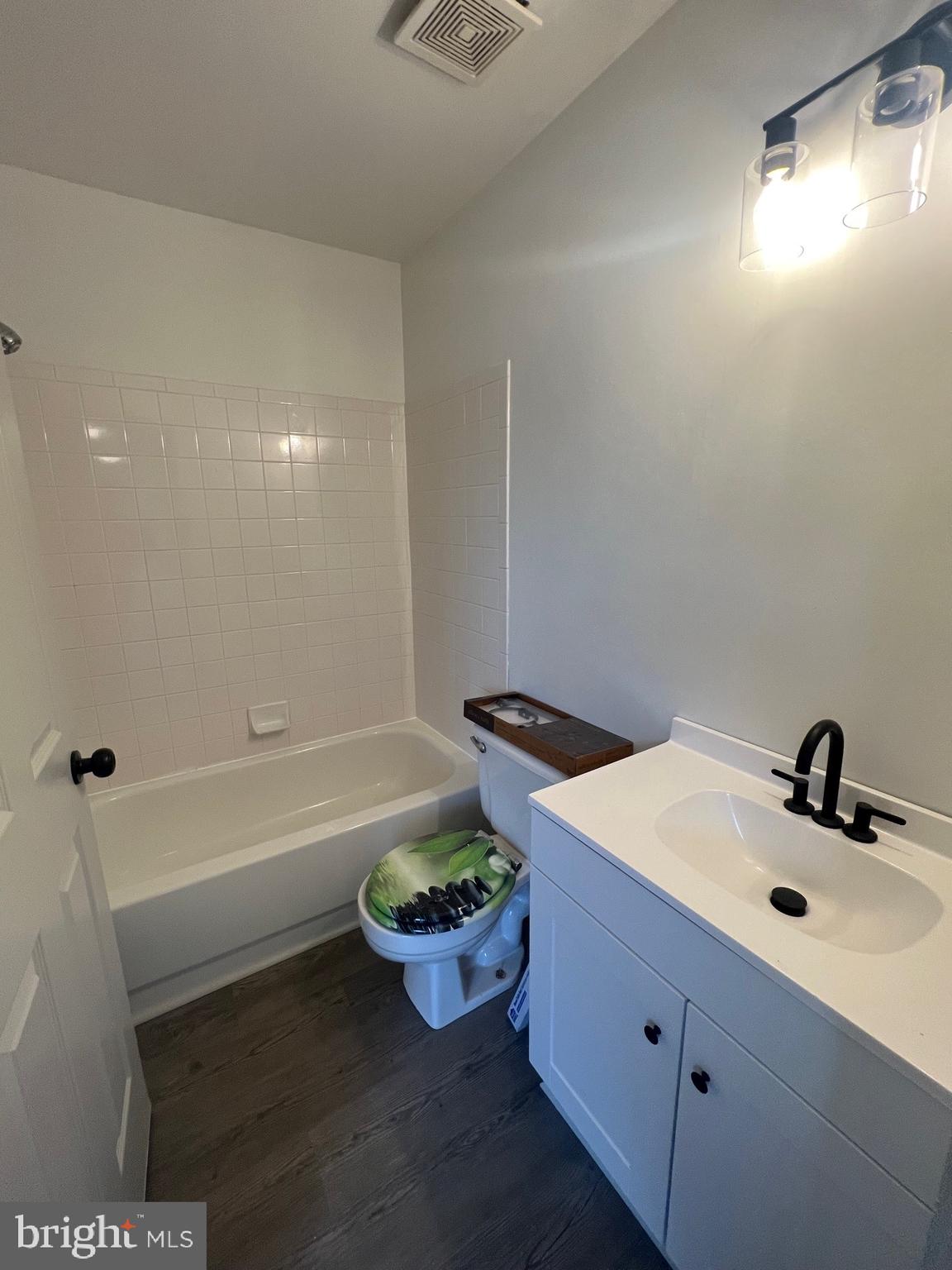 ELKRIDGE TOWN CENTER - Residential Lease