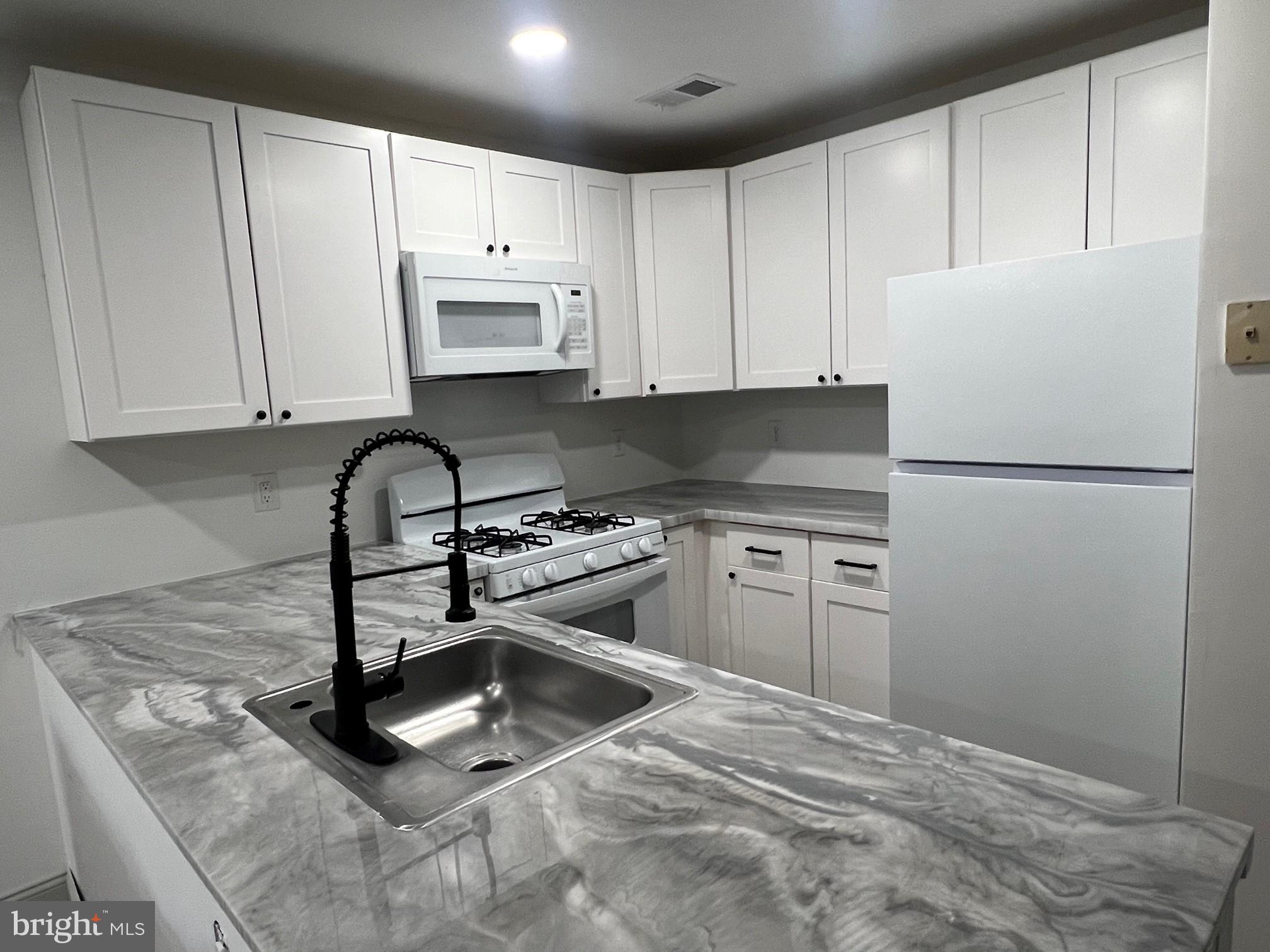 ELKRIDGE TOWN CENTER - Residential Lease