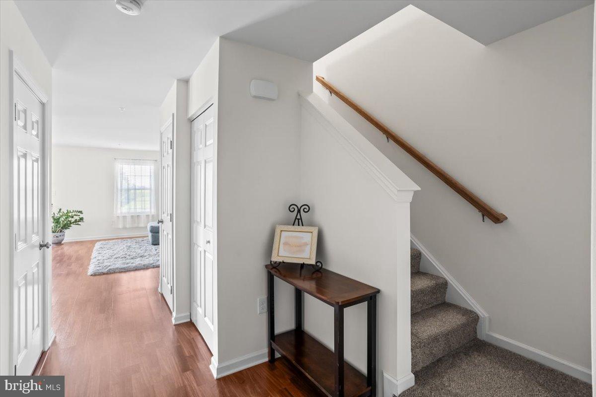 176 N VILLAGE CIR U-0102 CIRCLE