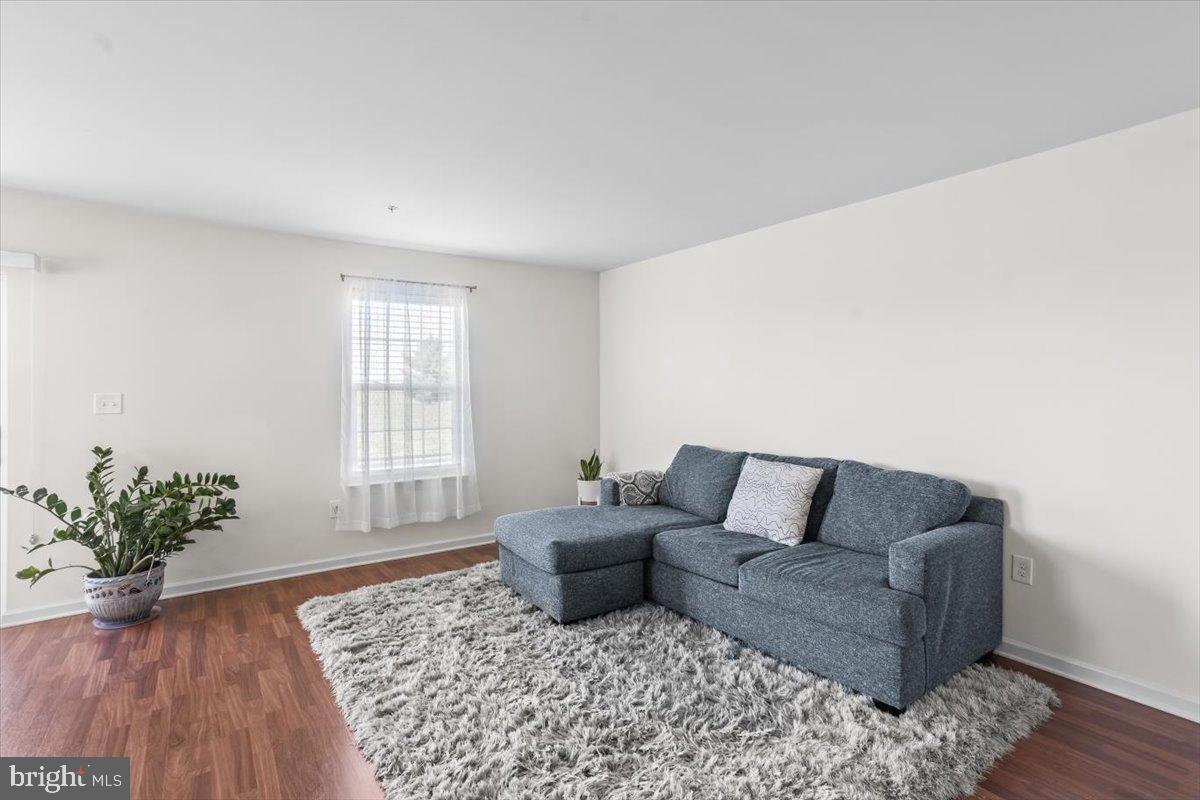 176 N VILLAGE CIR U-0102 CIRCLE