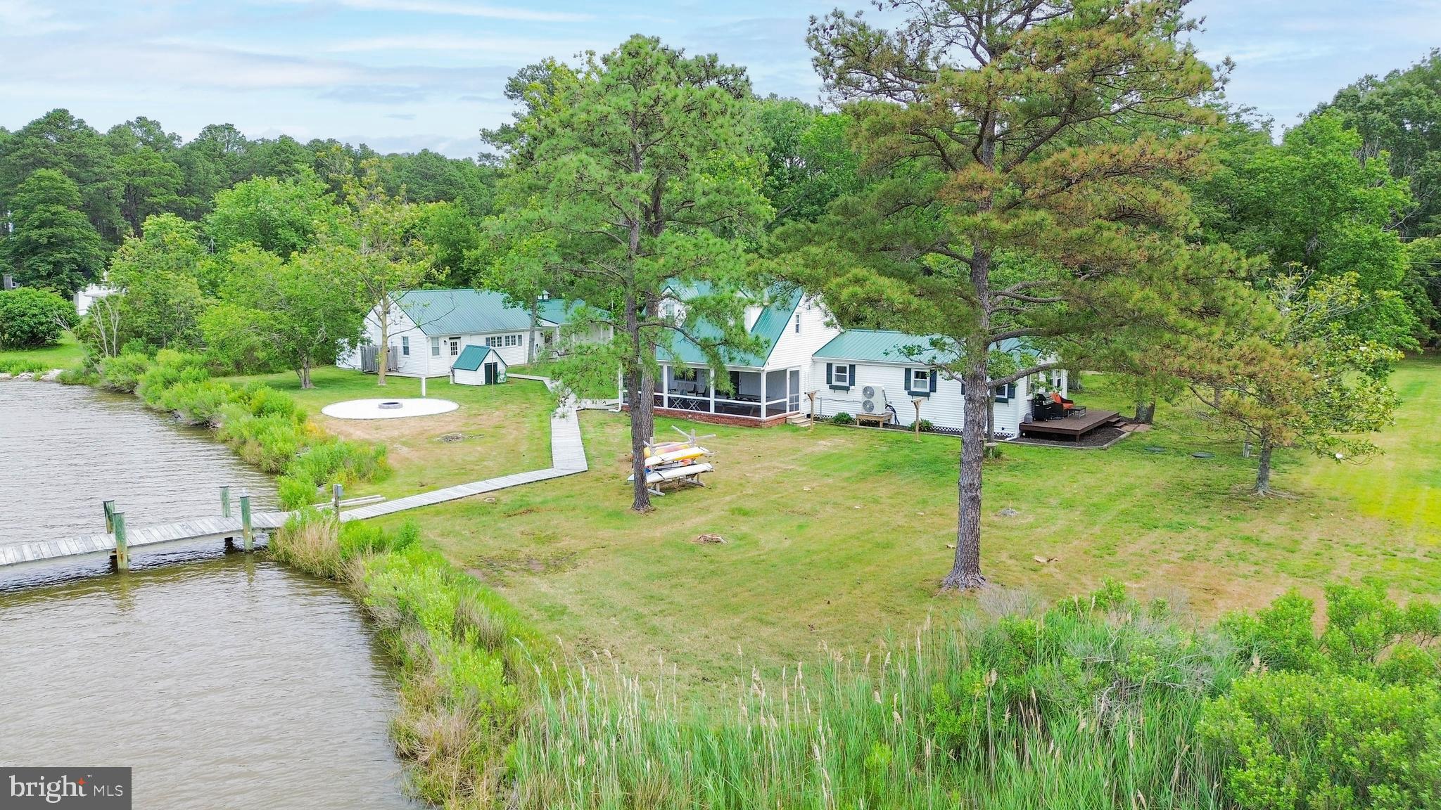 TAYLORS ISLAND - Residential