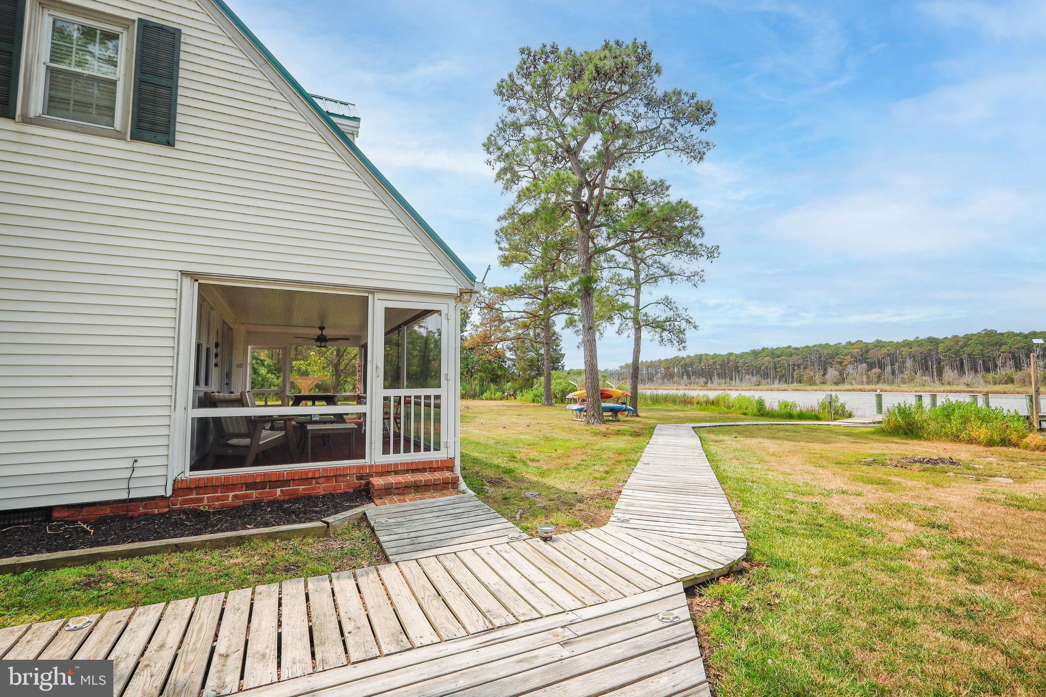 TAYLORS ISLAND - Residential