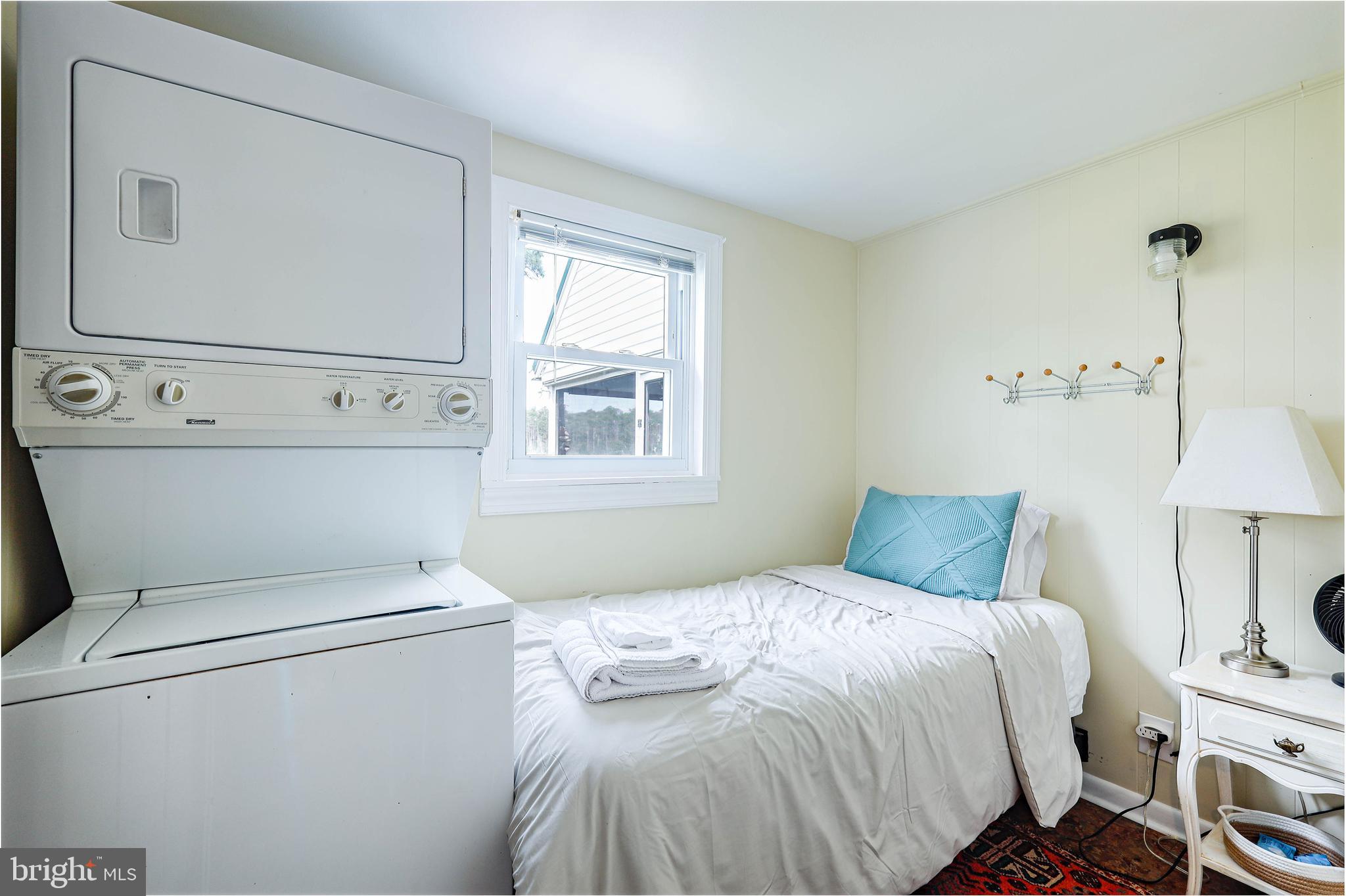 TAYLORS ISLAND - Residential