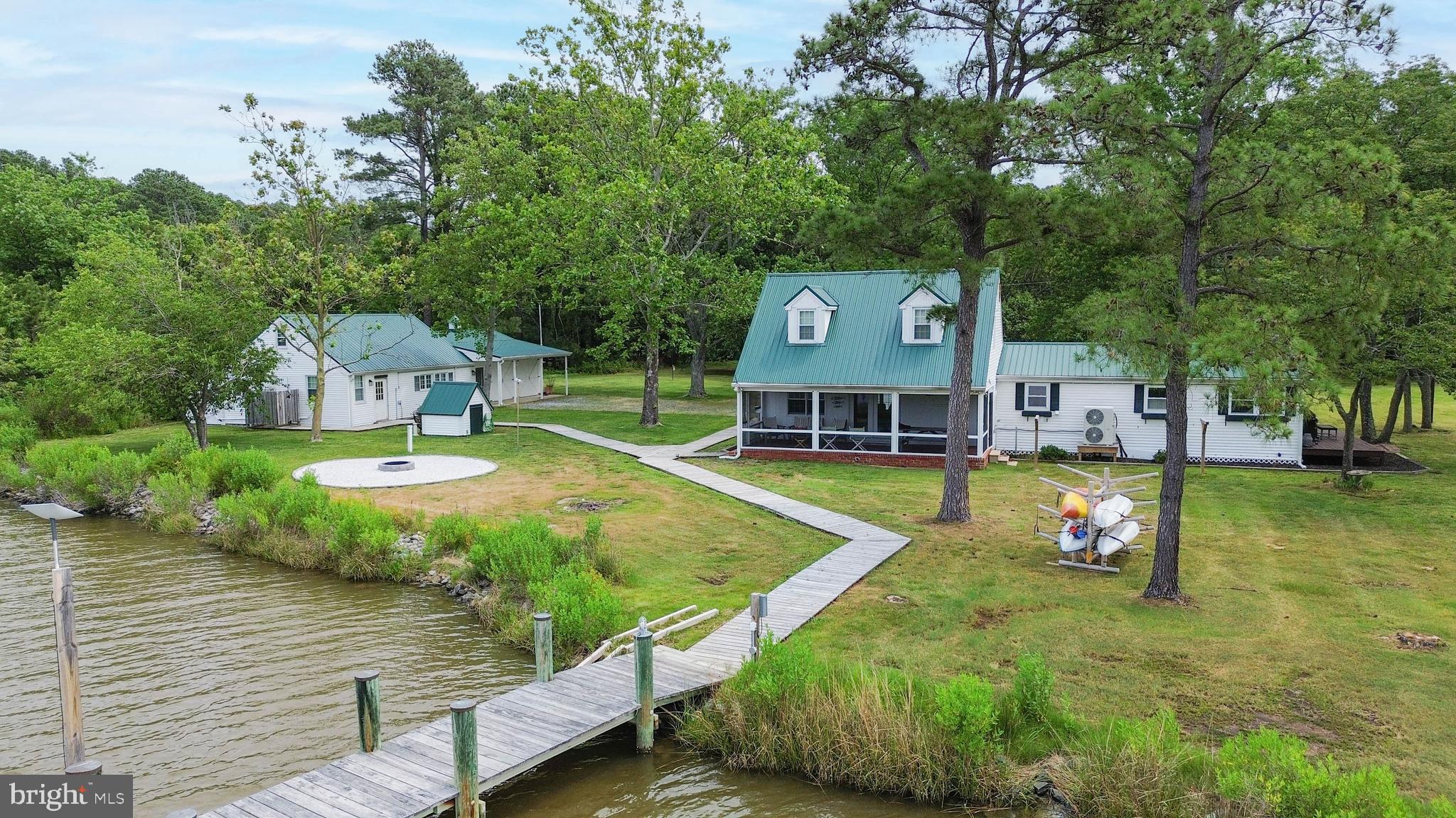 TAYLORS ISLAND - Residential