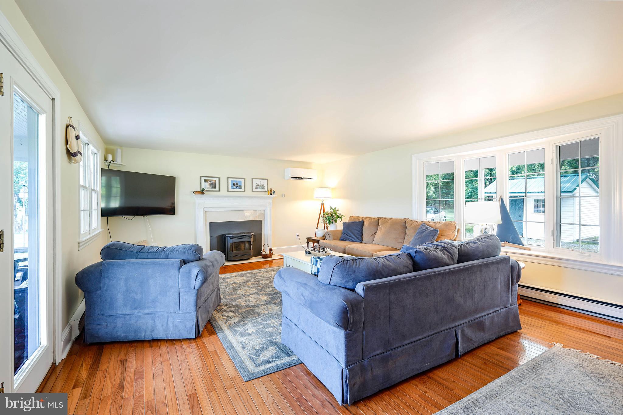 TAYLORS ISLAND - Residential