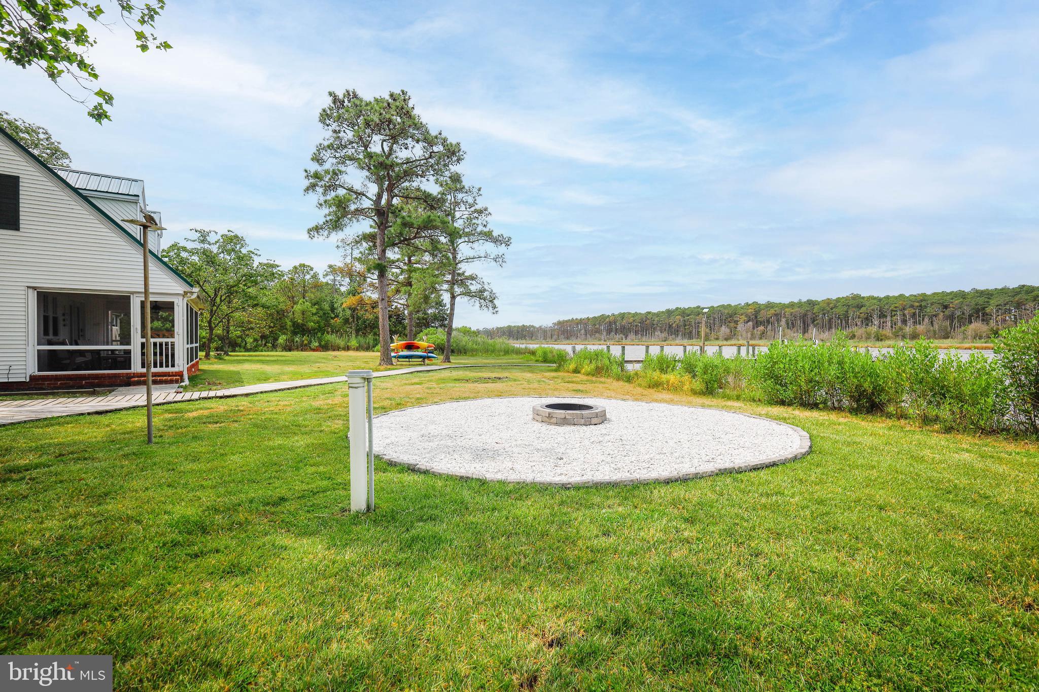 TAYLORS ISLAND - Residential