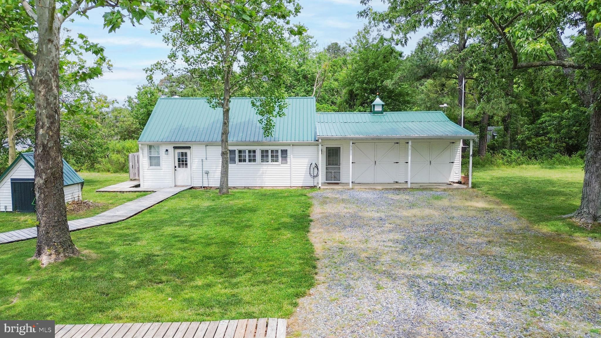 TAYLORS ISLAND - Residential