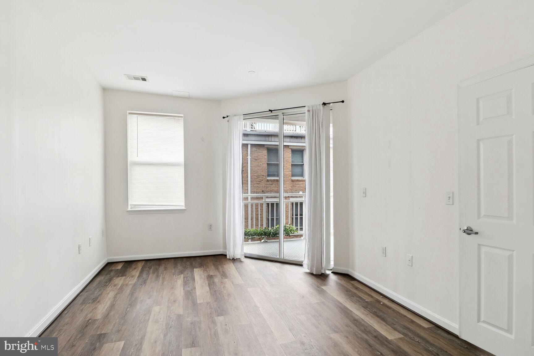 PIERSIDE AT HARBORVIEW - Residential