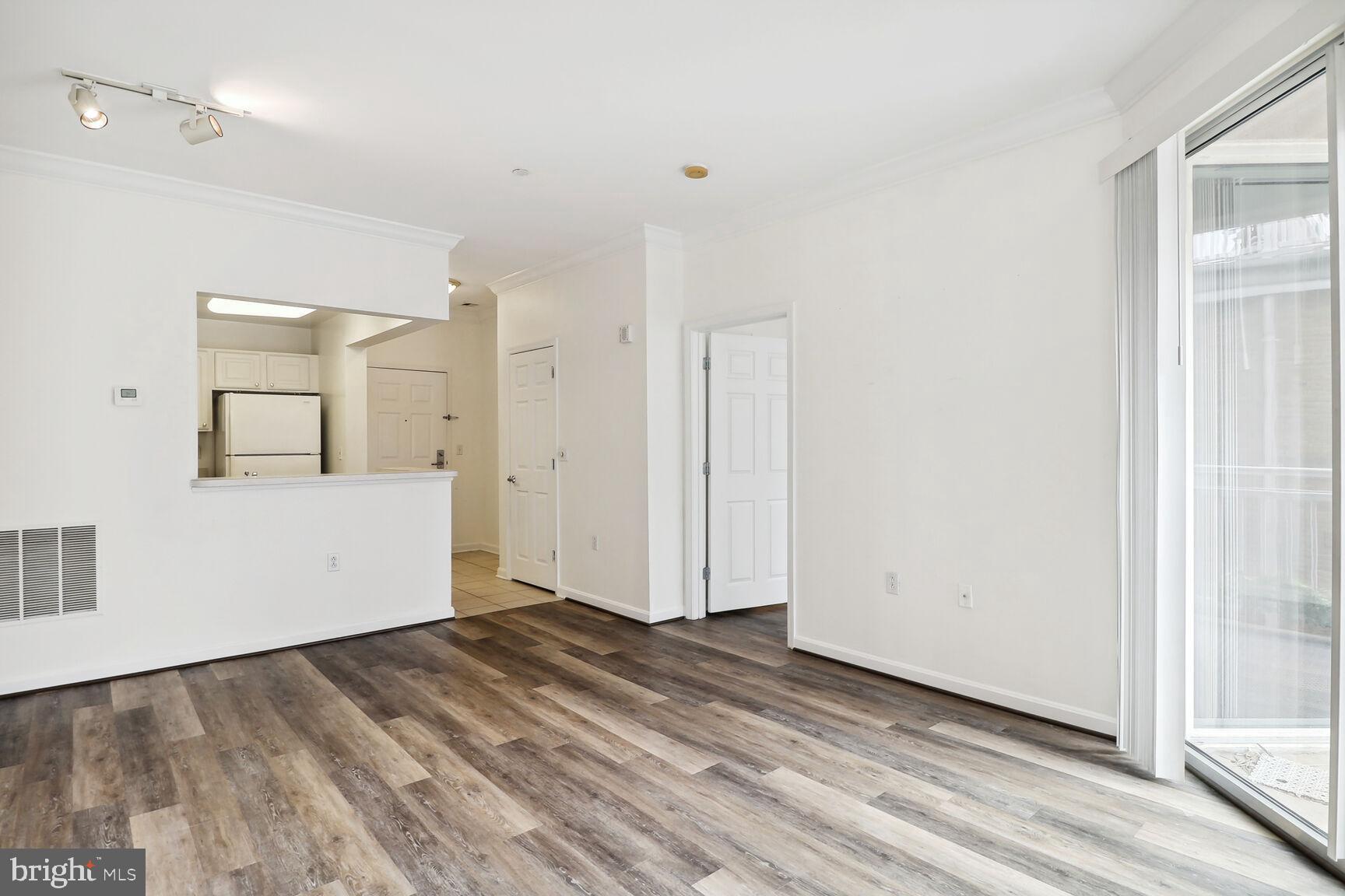 PIERSIDE AT HARBORVIEW - Residential