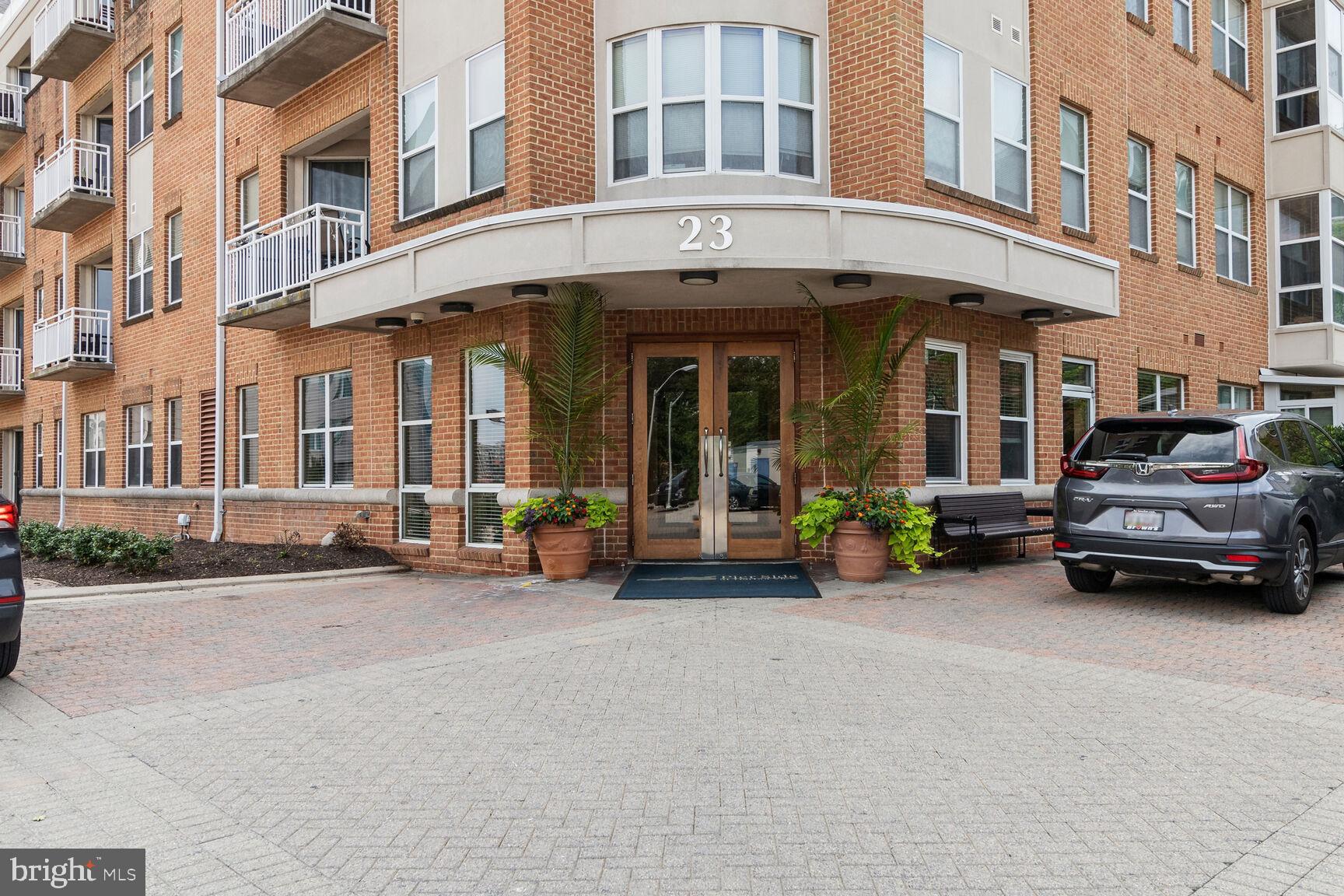 PIERSIDE AT HARBORVIEW - Residential