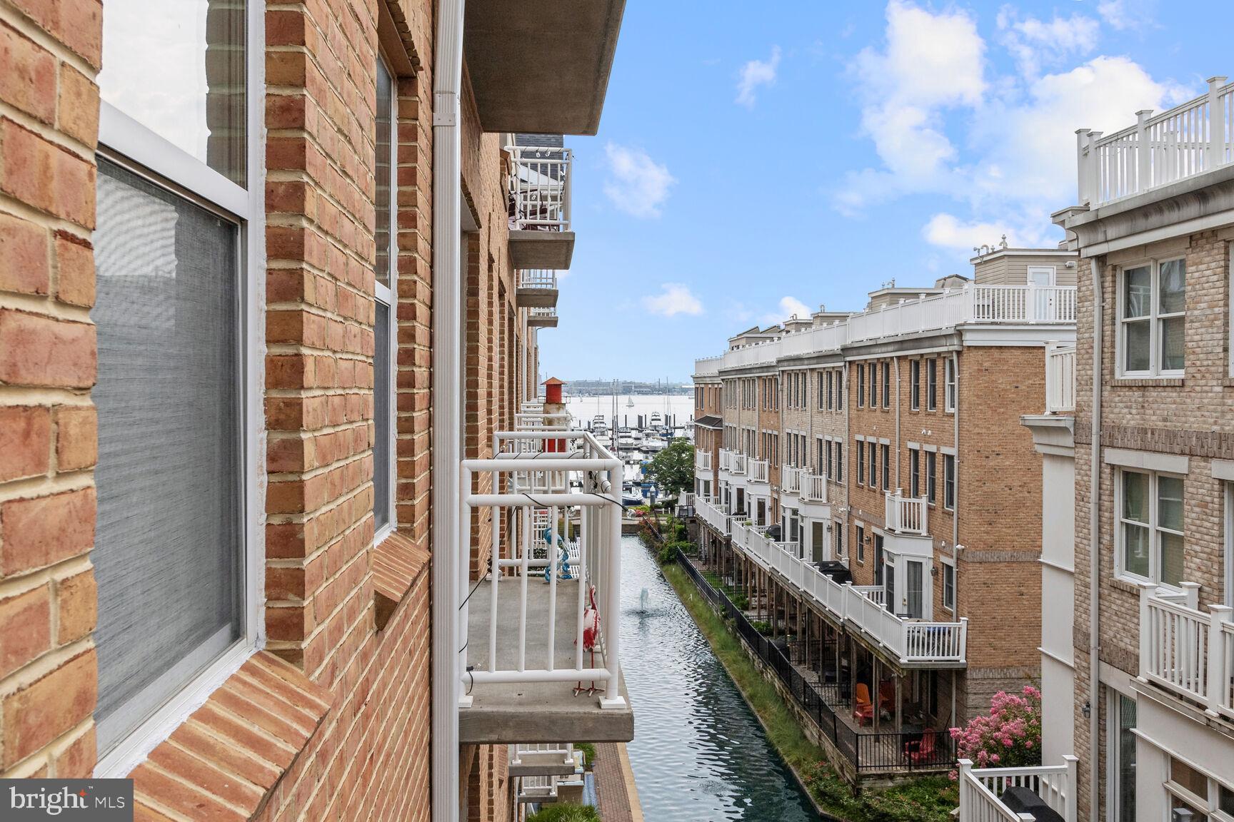 PIERSIDE AT HARBORVIEW - Residential