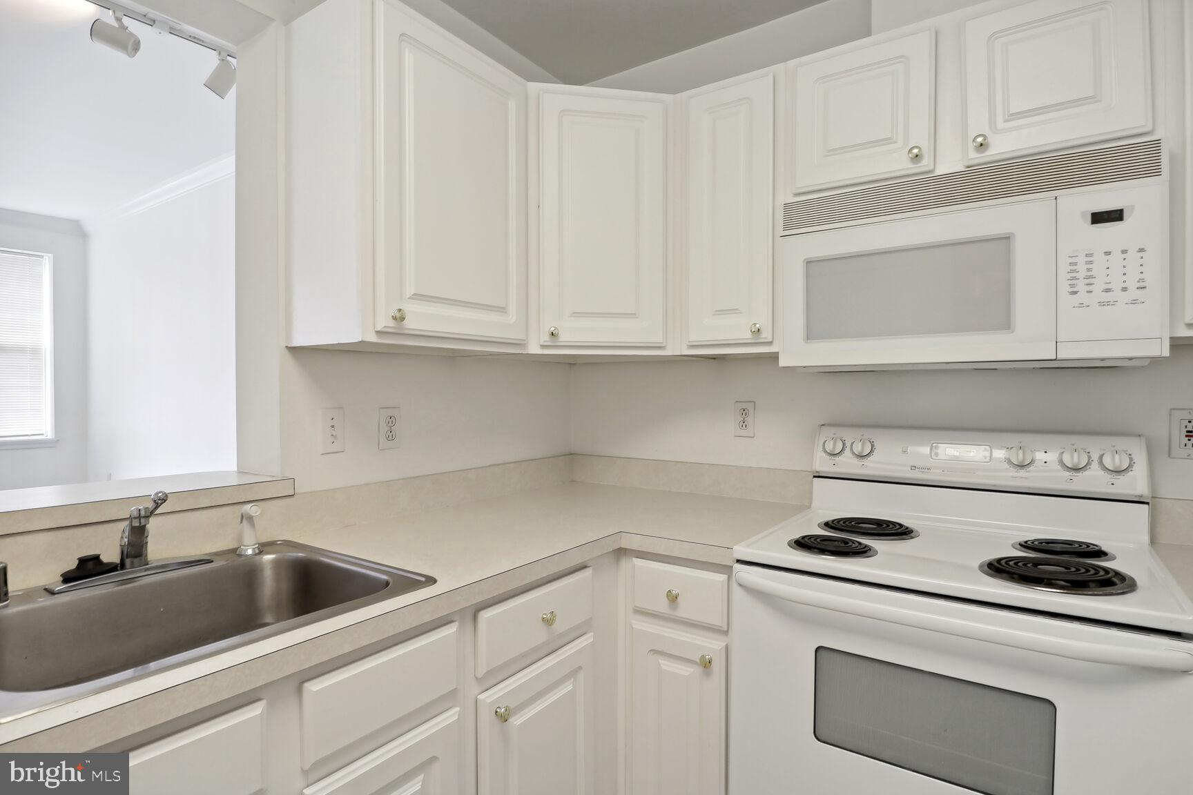 PIERSIDE AT HARBORVIEW - Residential