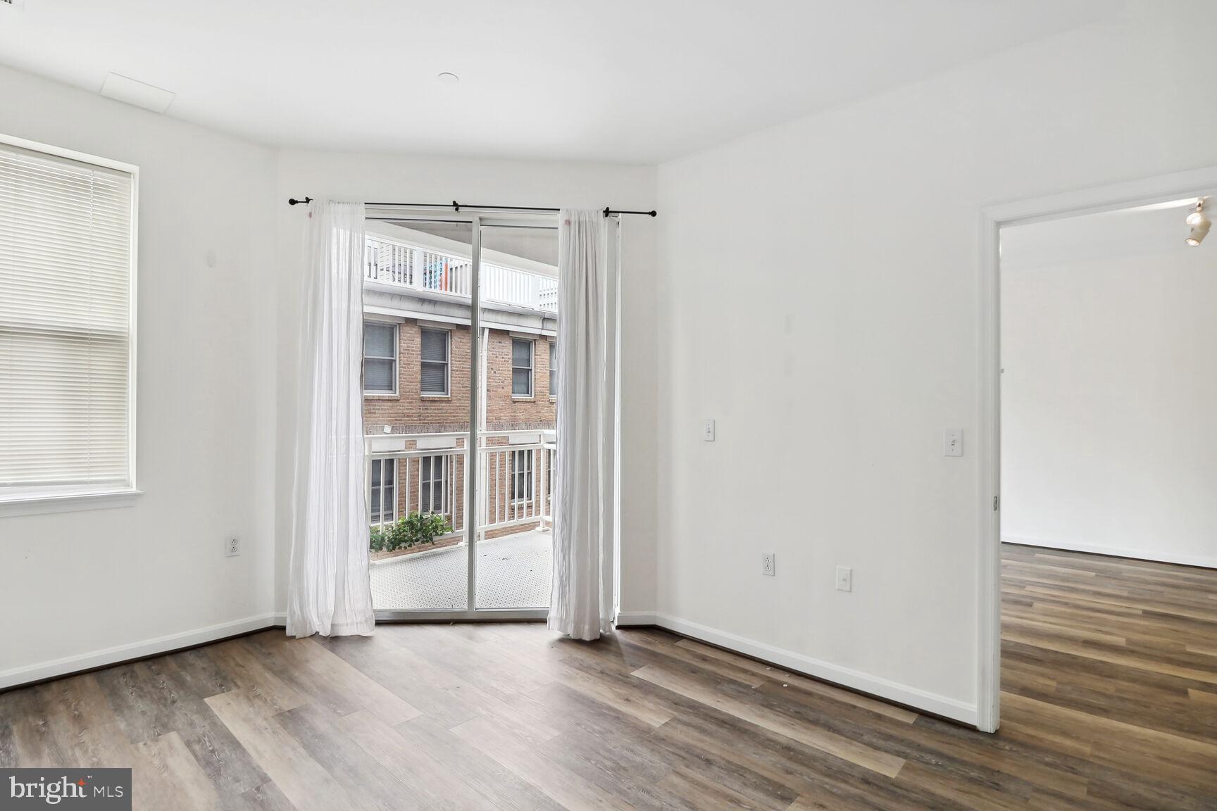 PIERSIDE AT HARBORVIEW - Residential