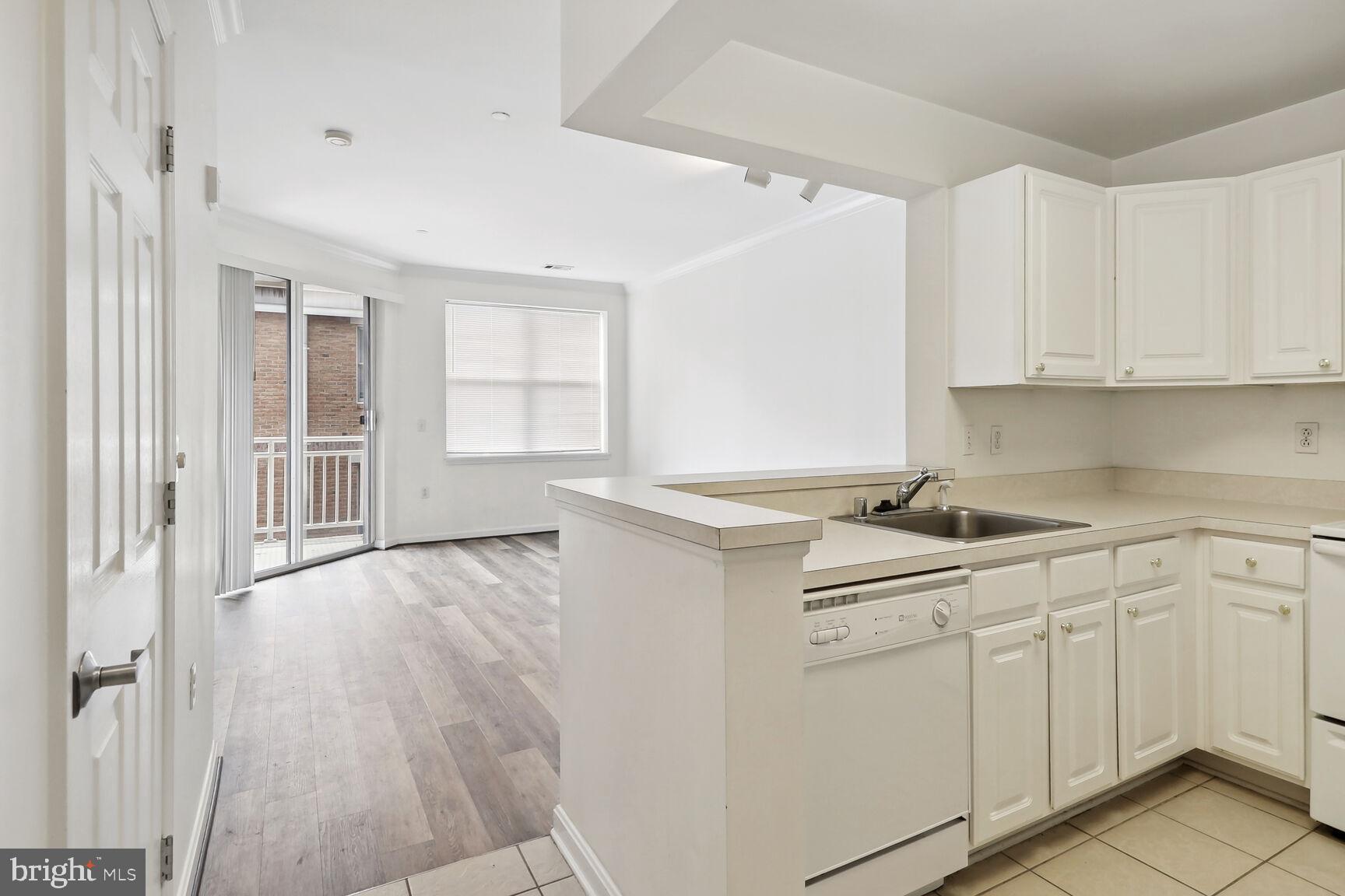 PIERSIDE AT HARBORVIEW - Residential