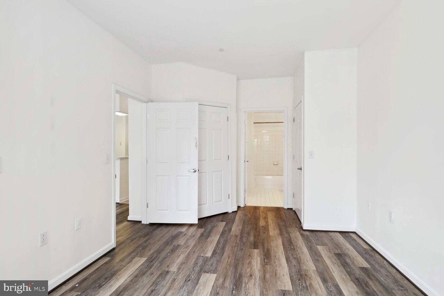 PIERSIDE AT HARBORVIEW - Residential