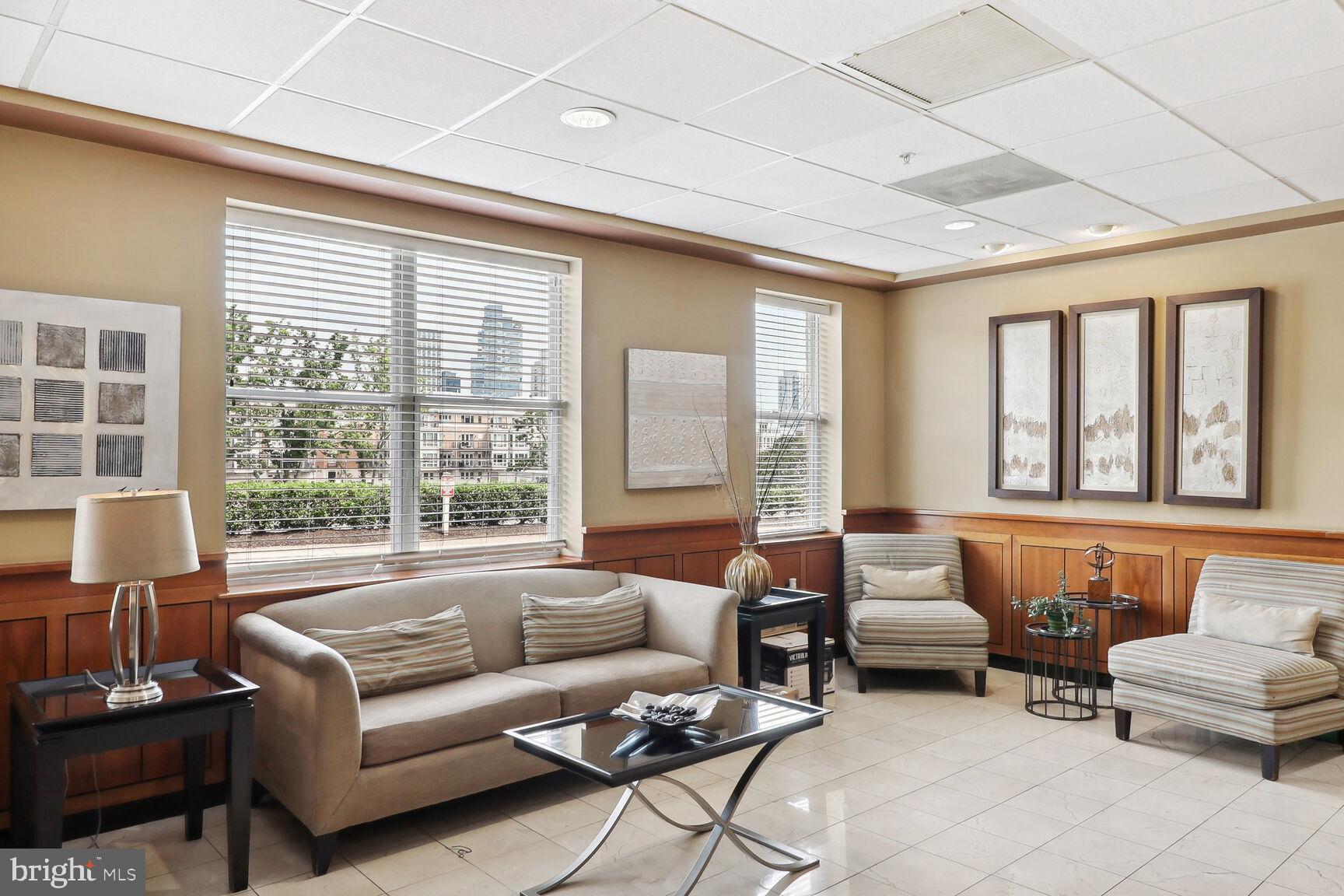 PIERSIDE AT HARBORVIEW - Residential