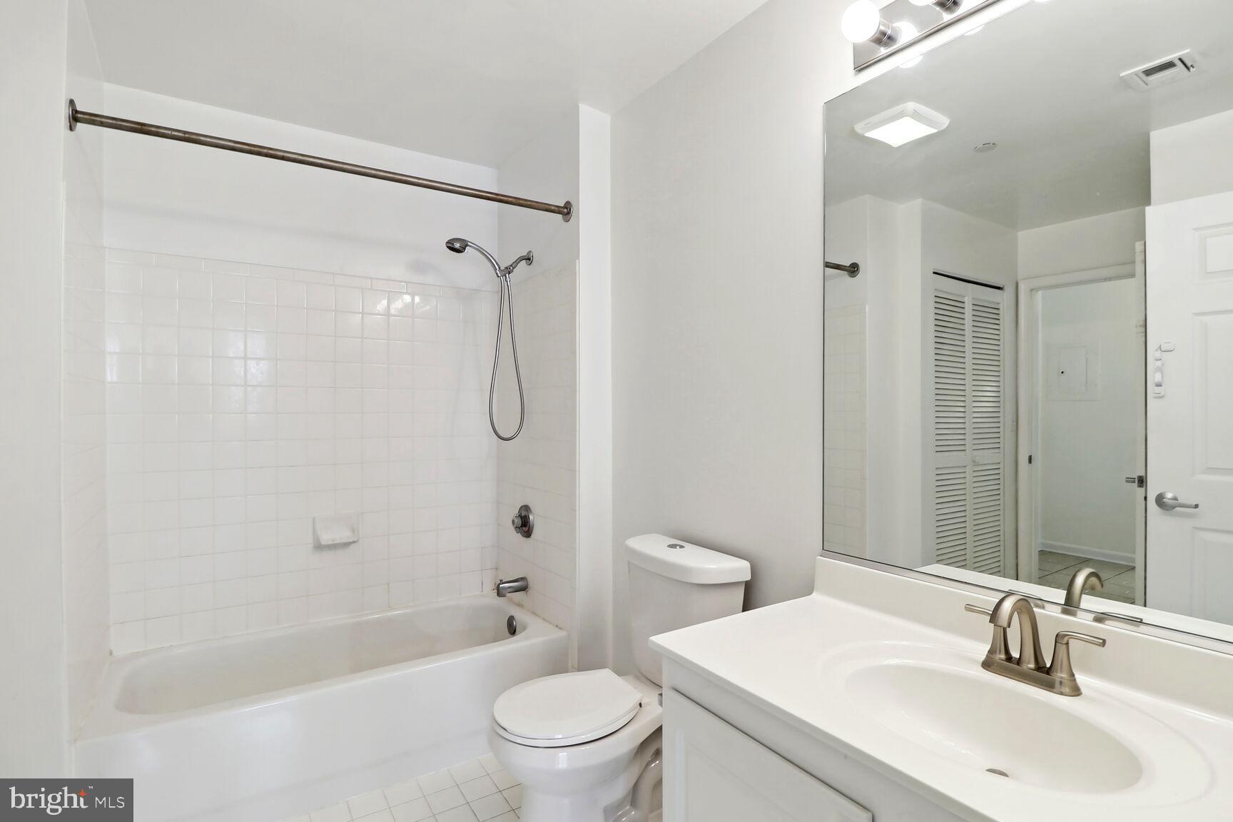 PIERSIDE AT HARBORVIEW - Residential