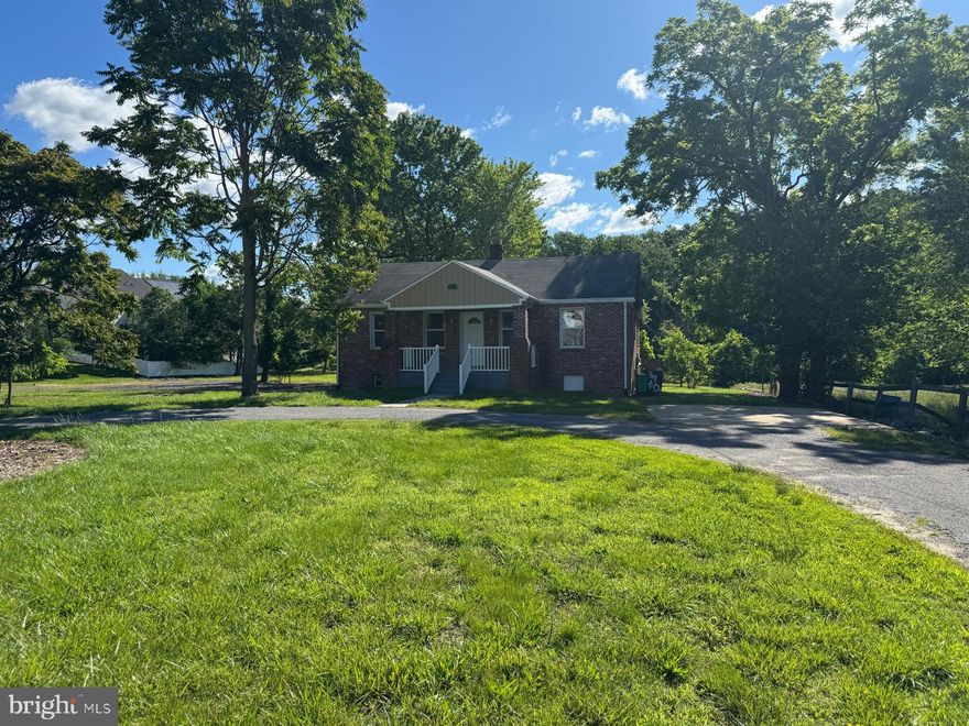 FULLY RENOVATED SINGLE FAMILY HOME IN UP AND COMING CAPITOL HEIGHTS NEIGHBORHOOD. NEW FLOORS, NEW PAINT, AND NEW WINDOWS. FULLY EQUIPPED KITCHEN, KITTED WITH BRAND NEW SS APPLIANCES. MASSIVE YARD, OVER 1 ACRE OF AREA AVAILABLE FOR USE OF TENANT. WALKING DISTANCE TO COMMUNITY PARK, CAPITOL HEIGHTS ELEMENTARY SCHOOL, AND BUS STOP.  ENJOY THE FREEDOM OF AN OPEN SPACE WITH THIS RENTAL. MUST SEE.