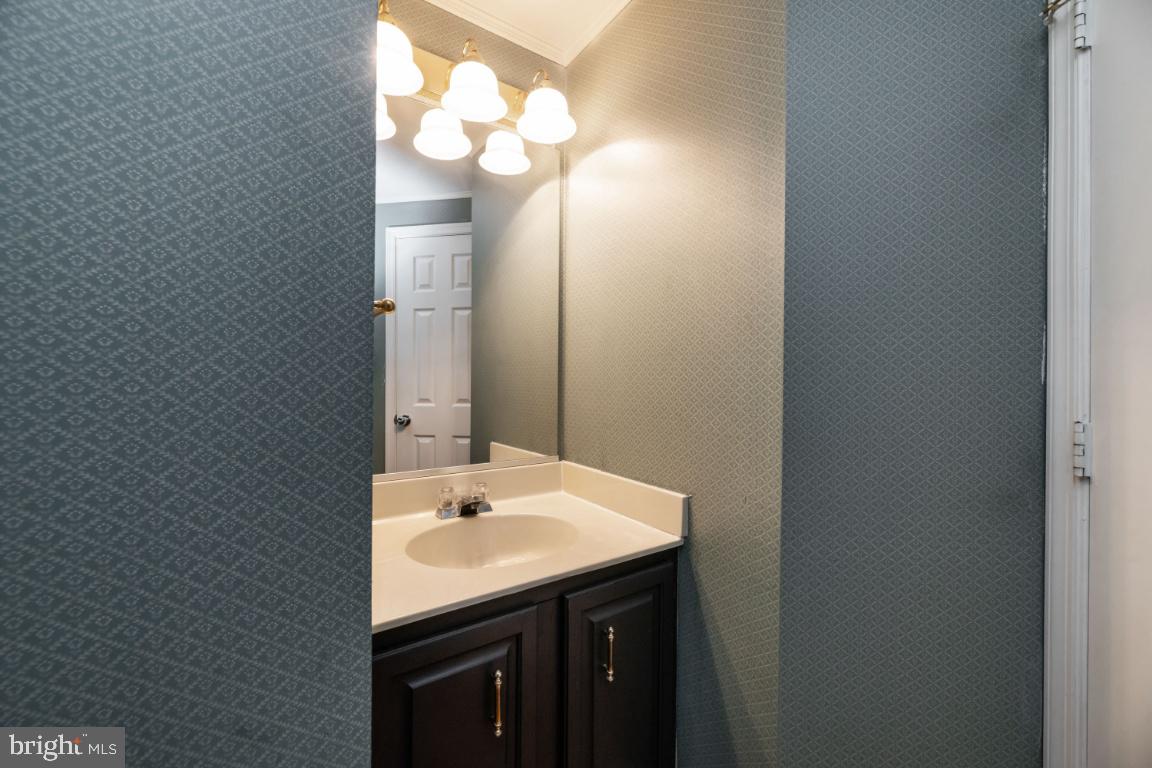 8591 HARVEST VIEW COURT