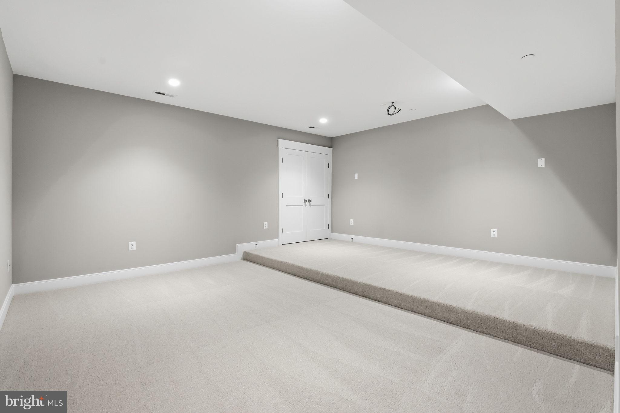 ROLLINGWOOD - Residential