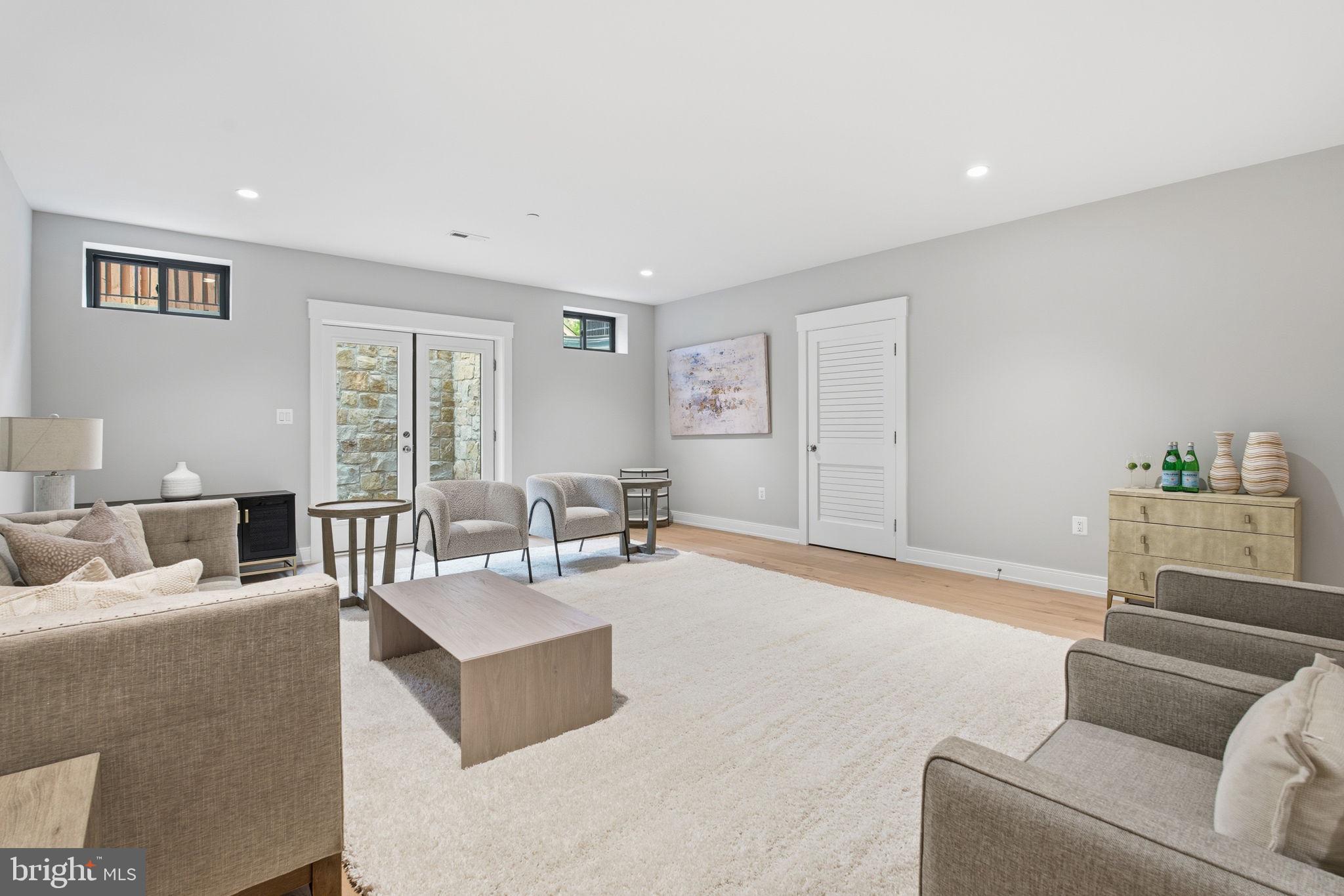 ROLLINGWOOD - Residential