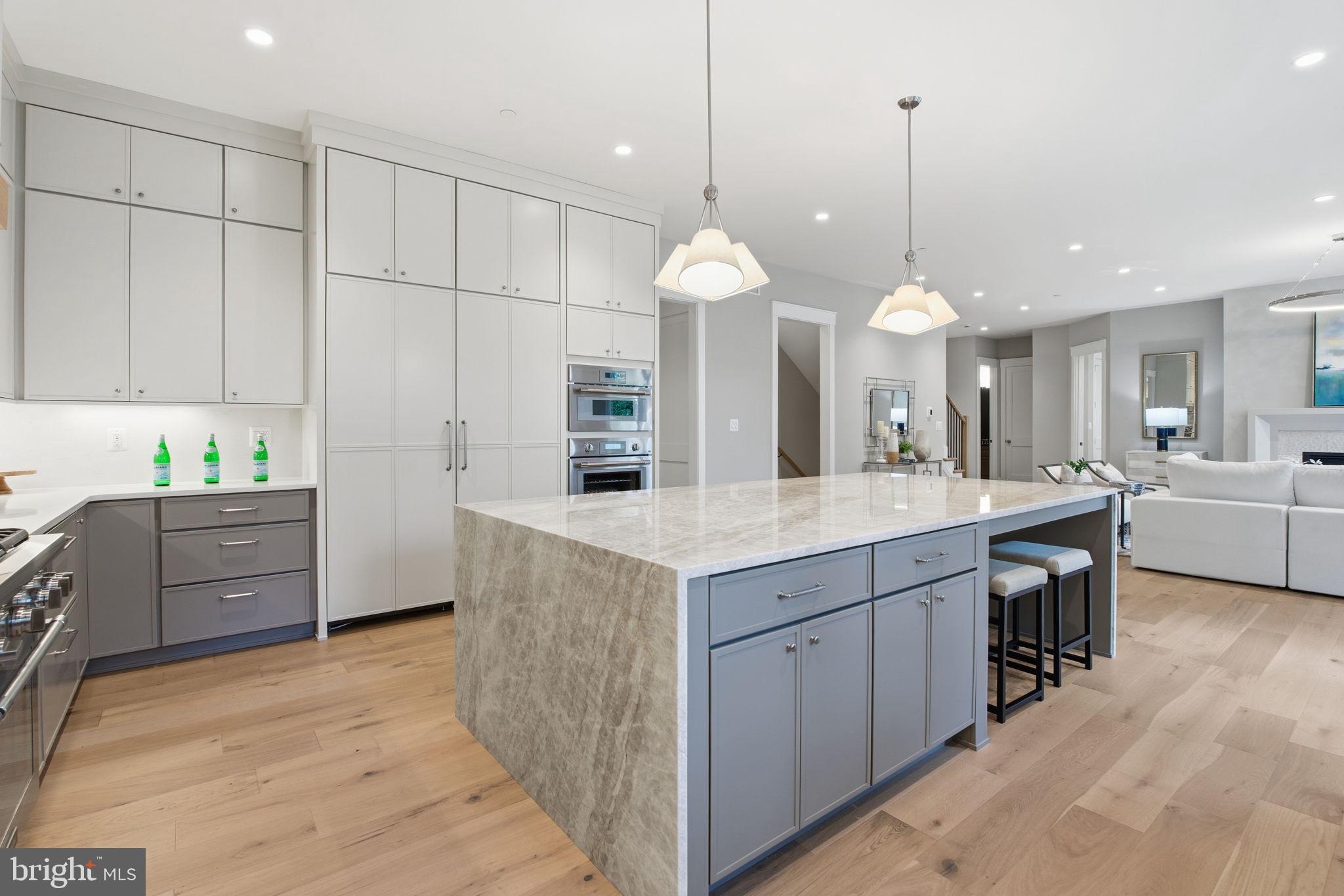 ROLLINGWOOD - Residential