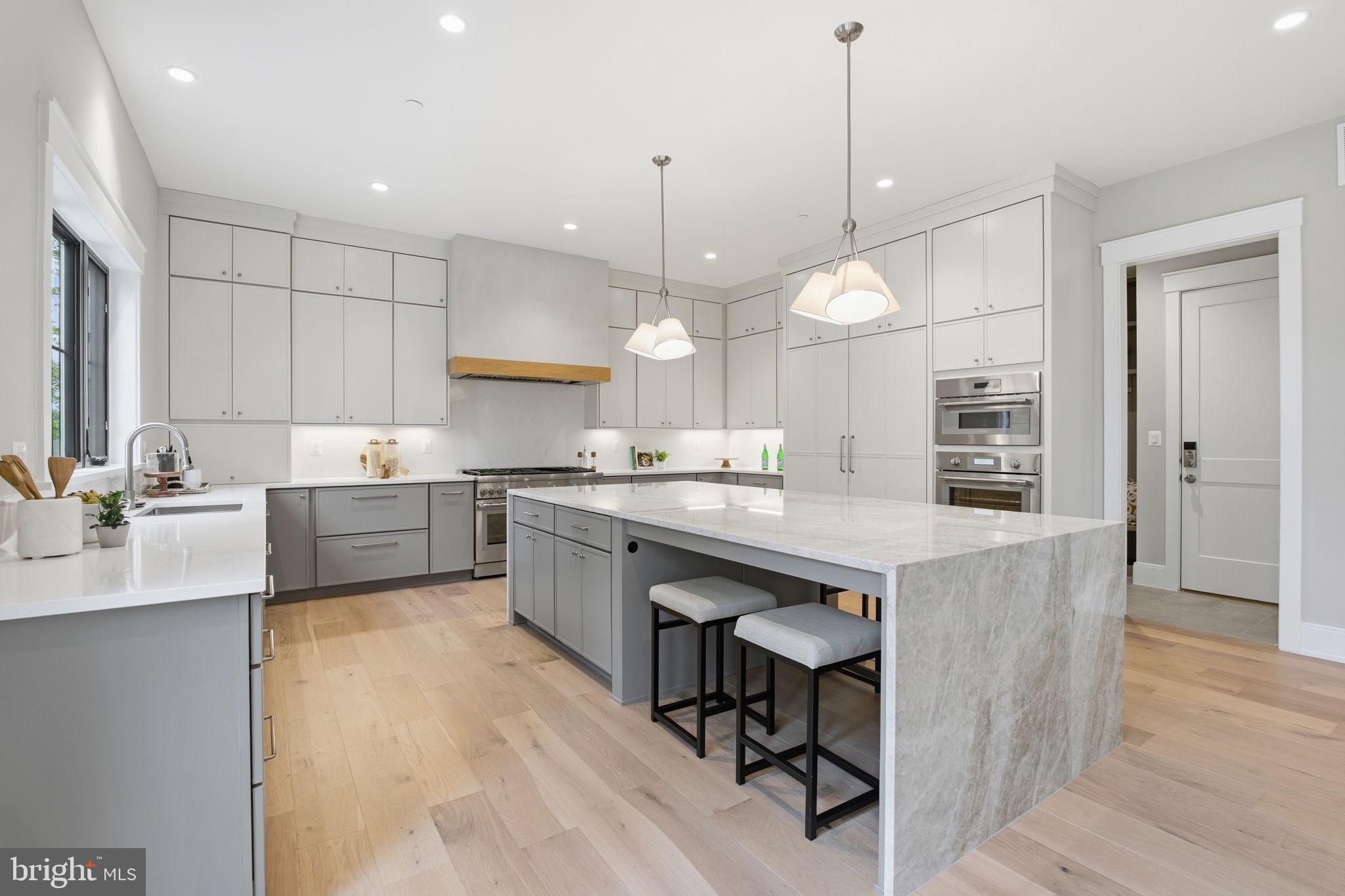 ROLLINGWOOD - Residential