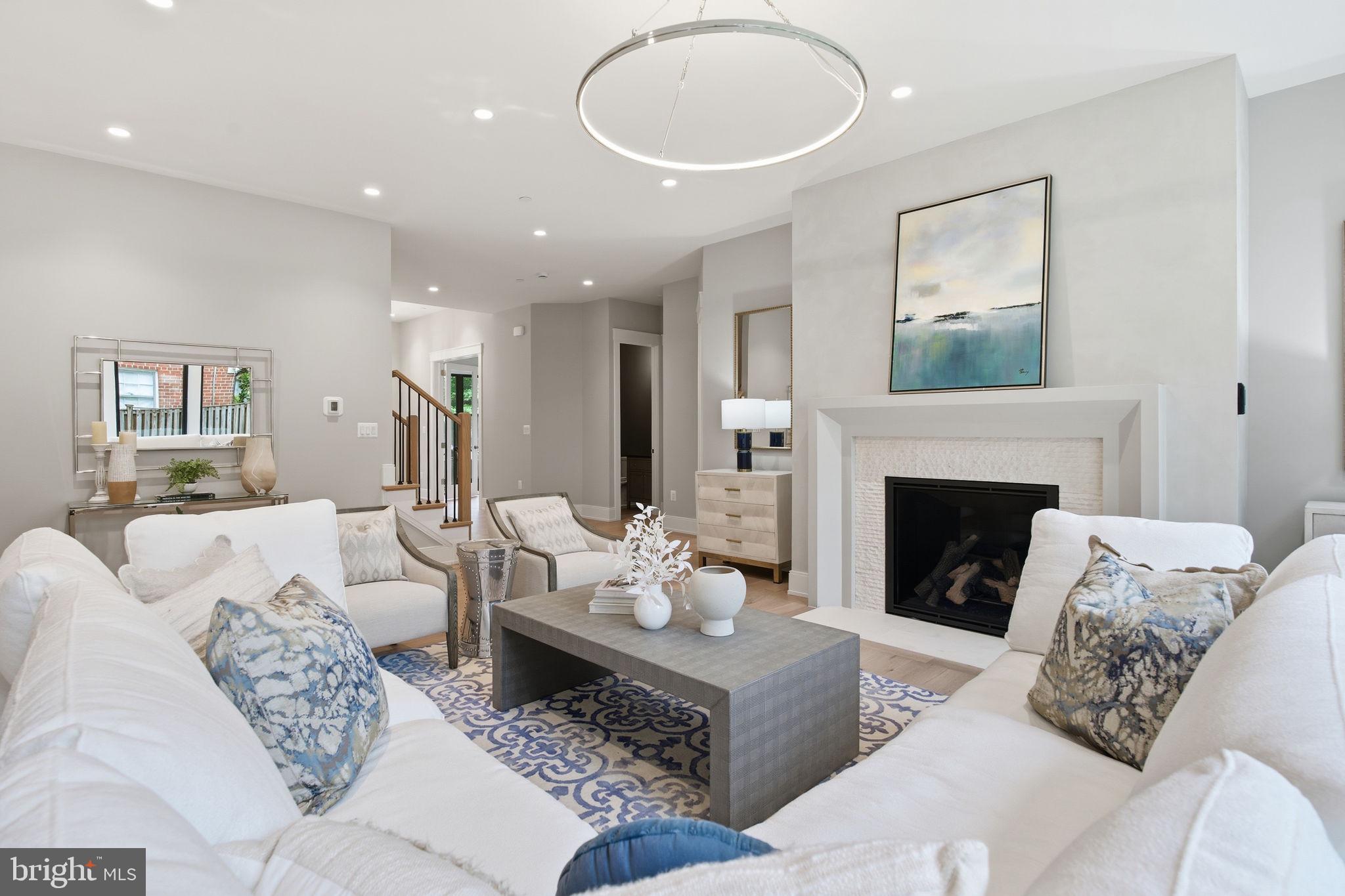 ROLLINGWOOD - Residential