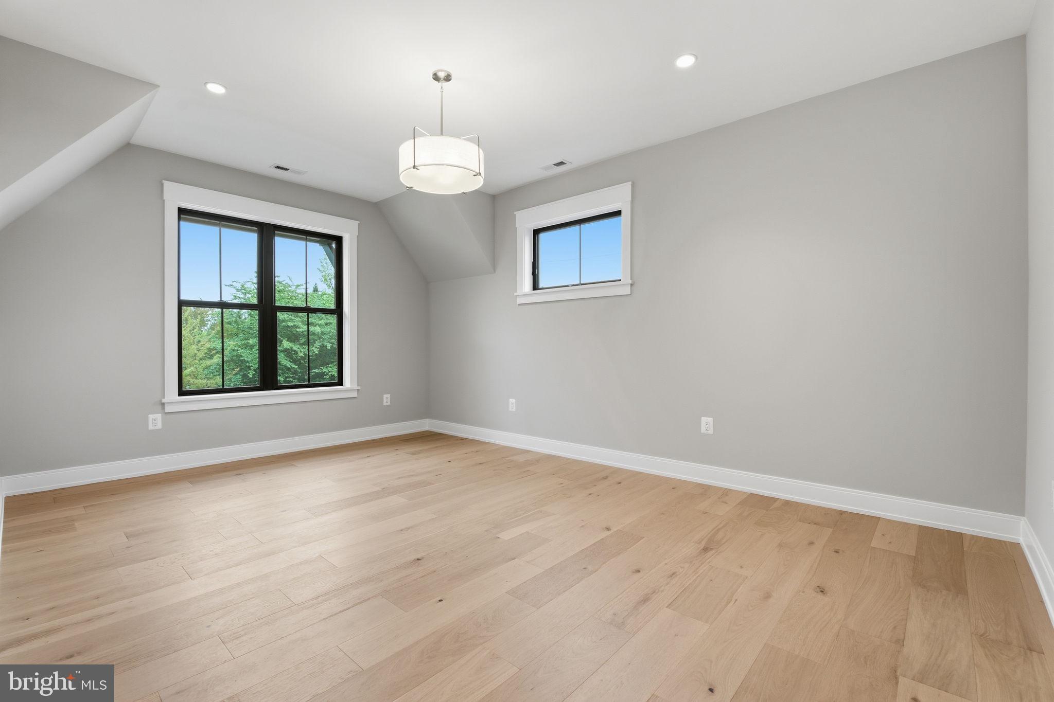 ROLLINGWOOD - Residential