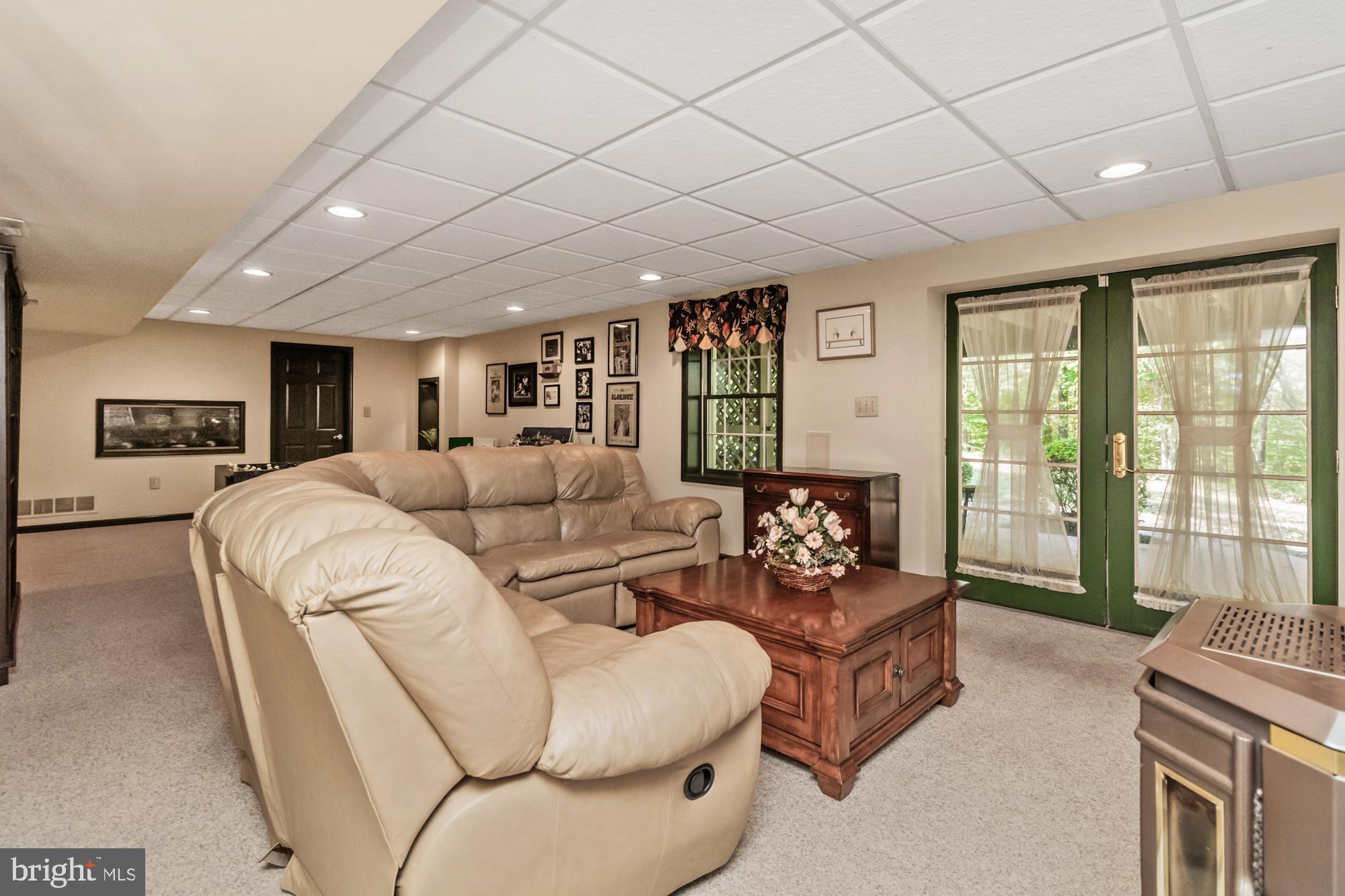 PLEASANT VIEW FARMS - Residential