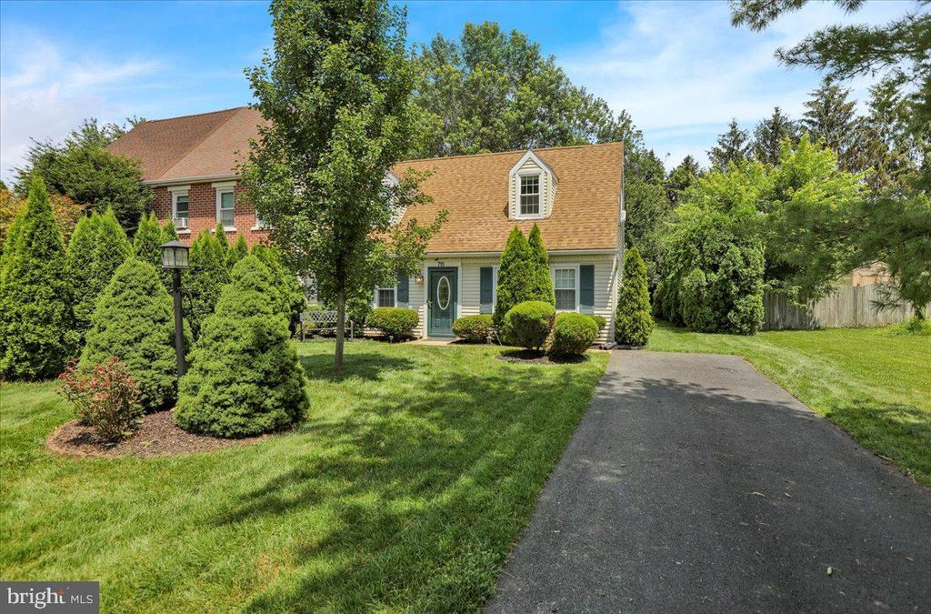 Photo of 715 Oak Street, DENVER, PA 17517 (MLS # PALA2072884)